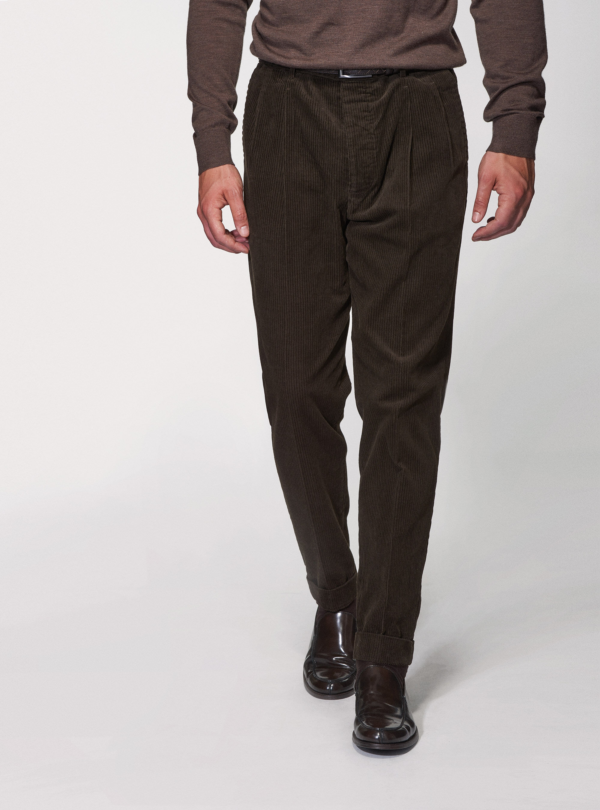 Twin pleat sales trousers