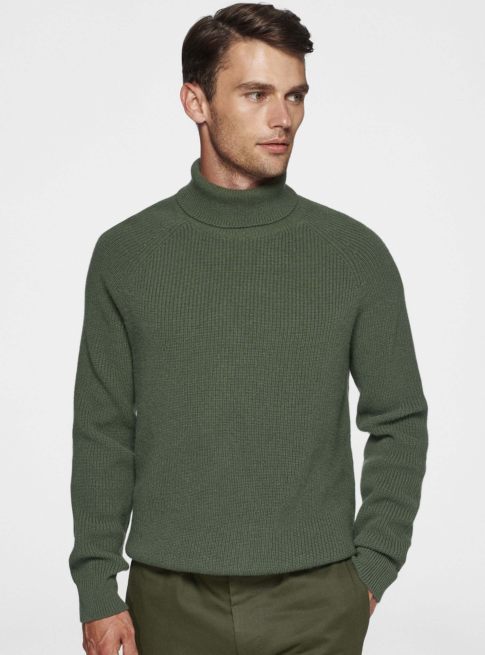 Merino wool pearl rib turtleneck sweater