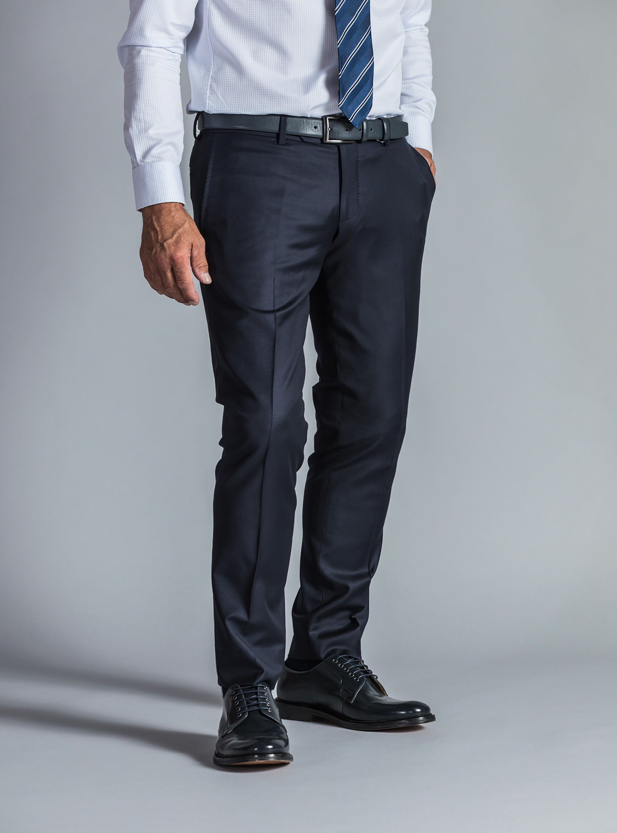 Pantaloni slim fit in lana