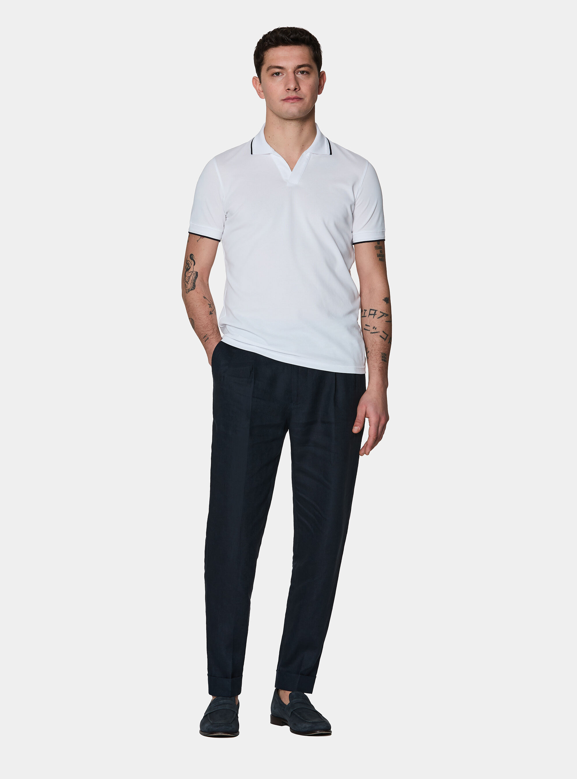 Pantaloni con pince in puro lino