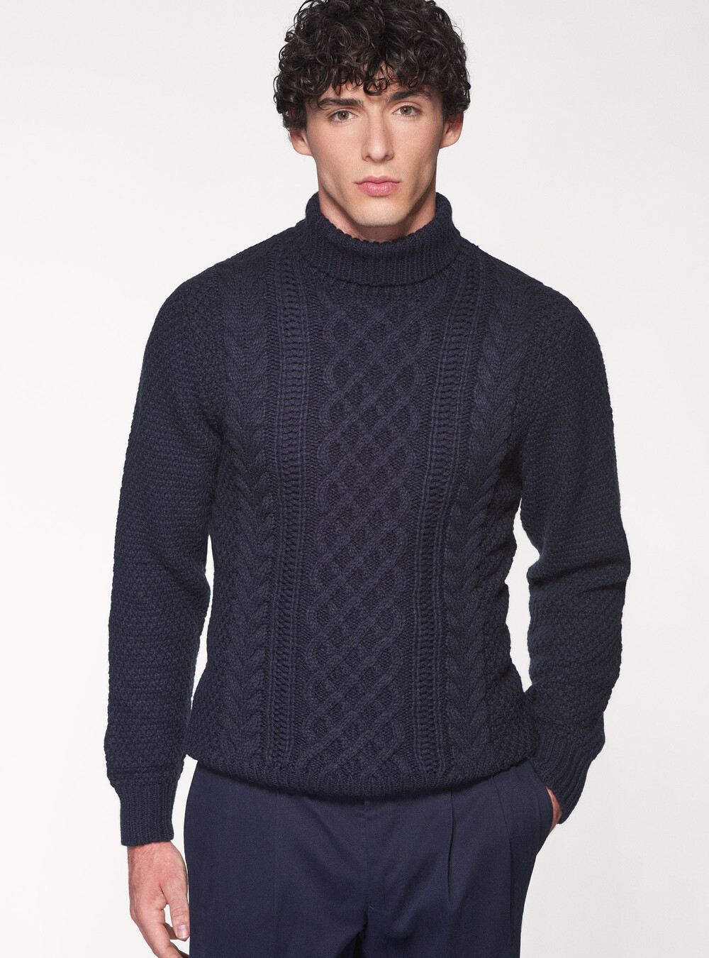 Braided wool blend turtleneck sweater | GutteridgeUK | Sweaters Uomo