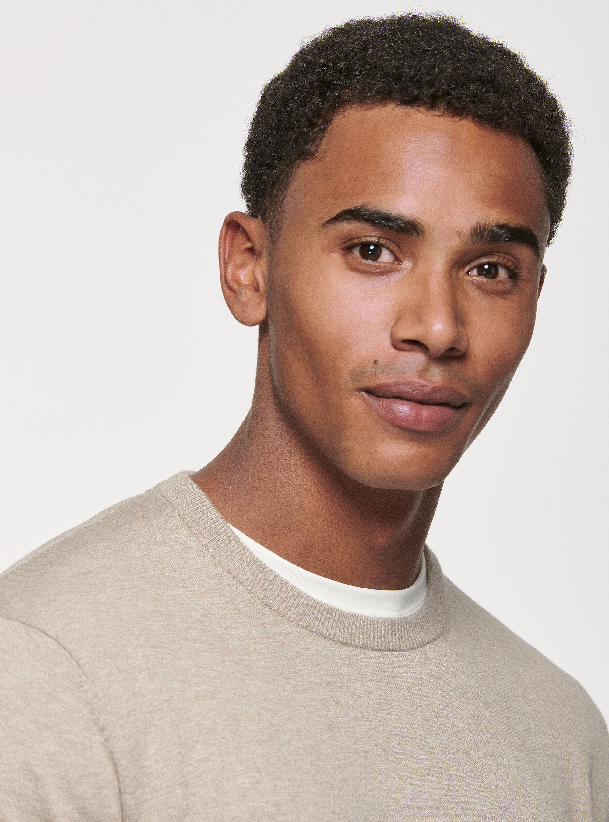 H&m mens hotsell crew neck sweater