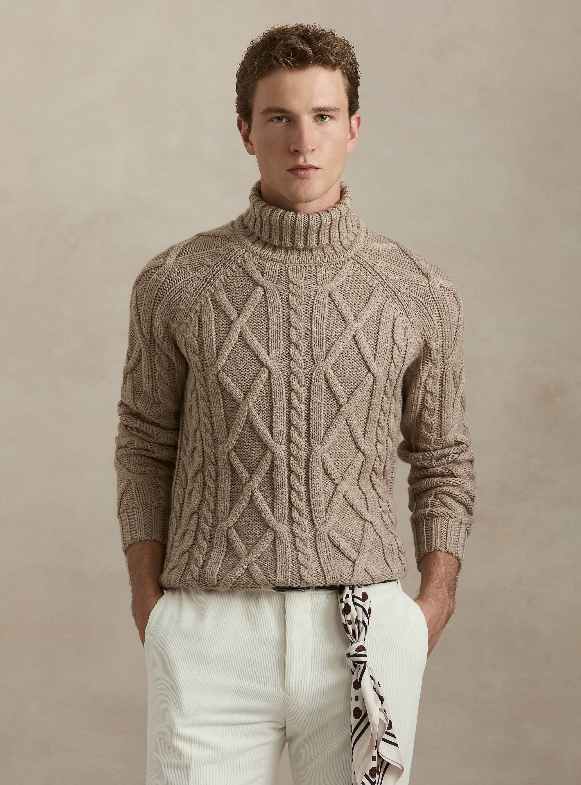 Collo alto in maglia con treccia in misto lana