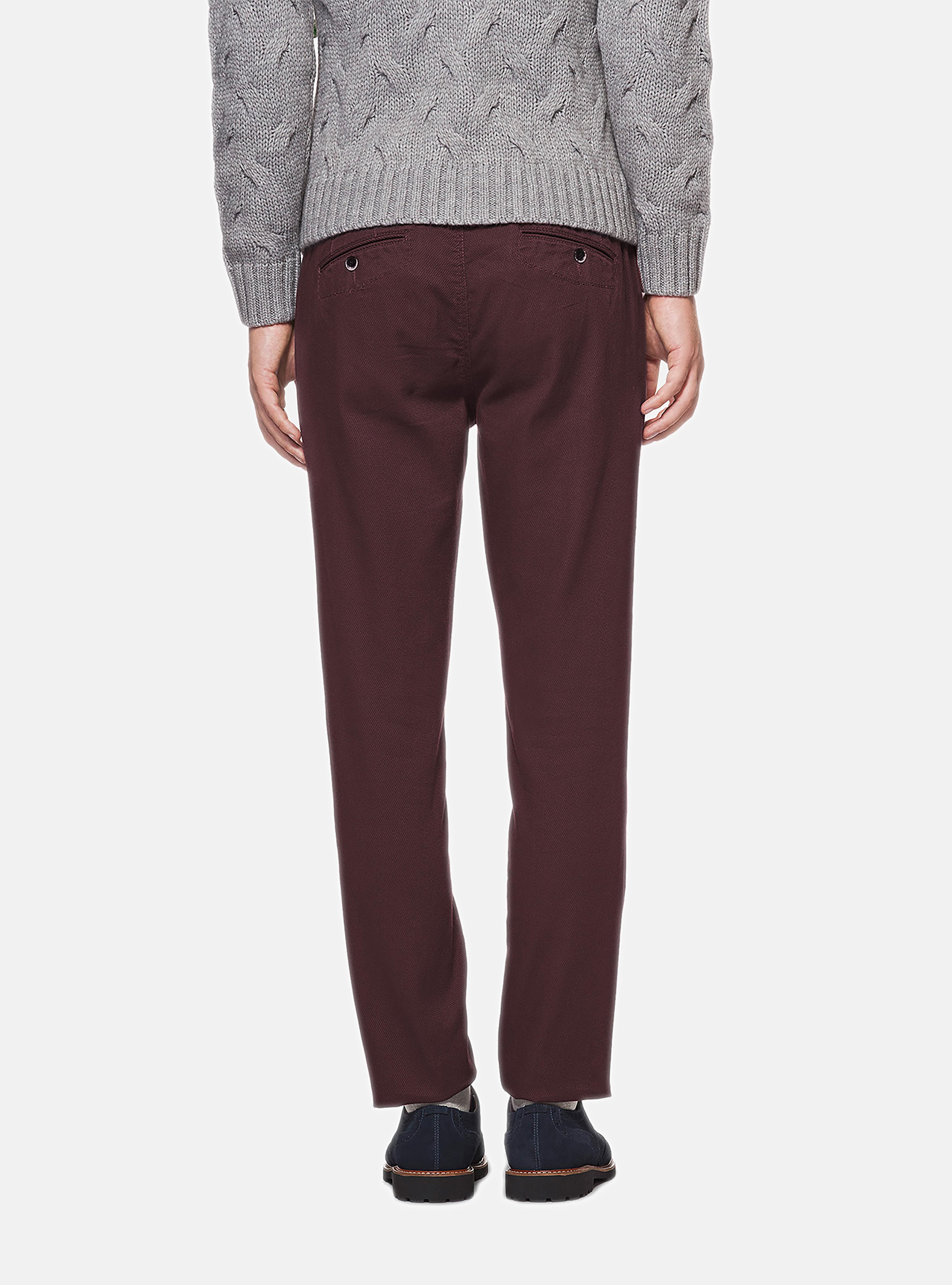 Pantaloni chino slim fit in gabardina armaturata, BORDEAUX