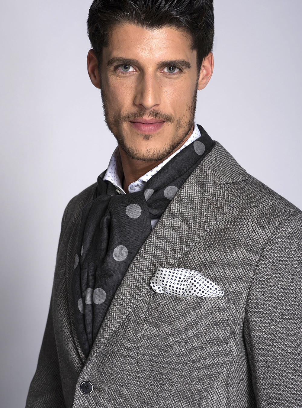 Sciarpa in lana a pois