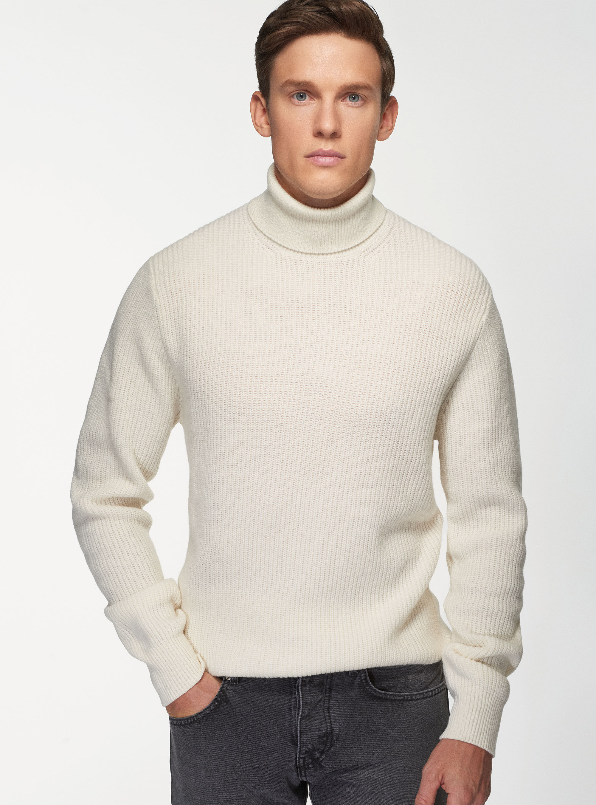 Lambswool turtleneck sweater discount