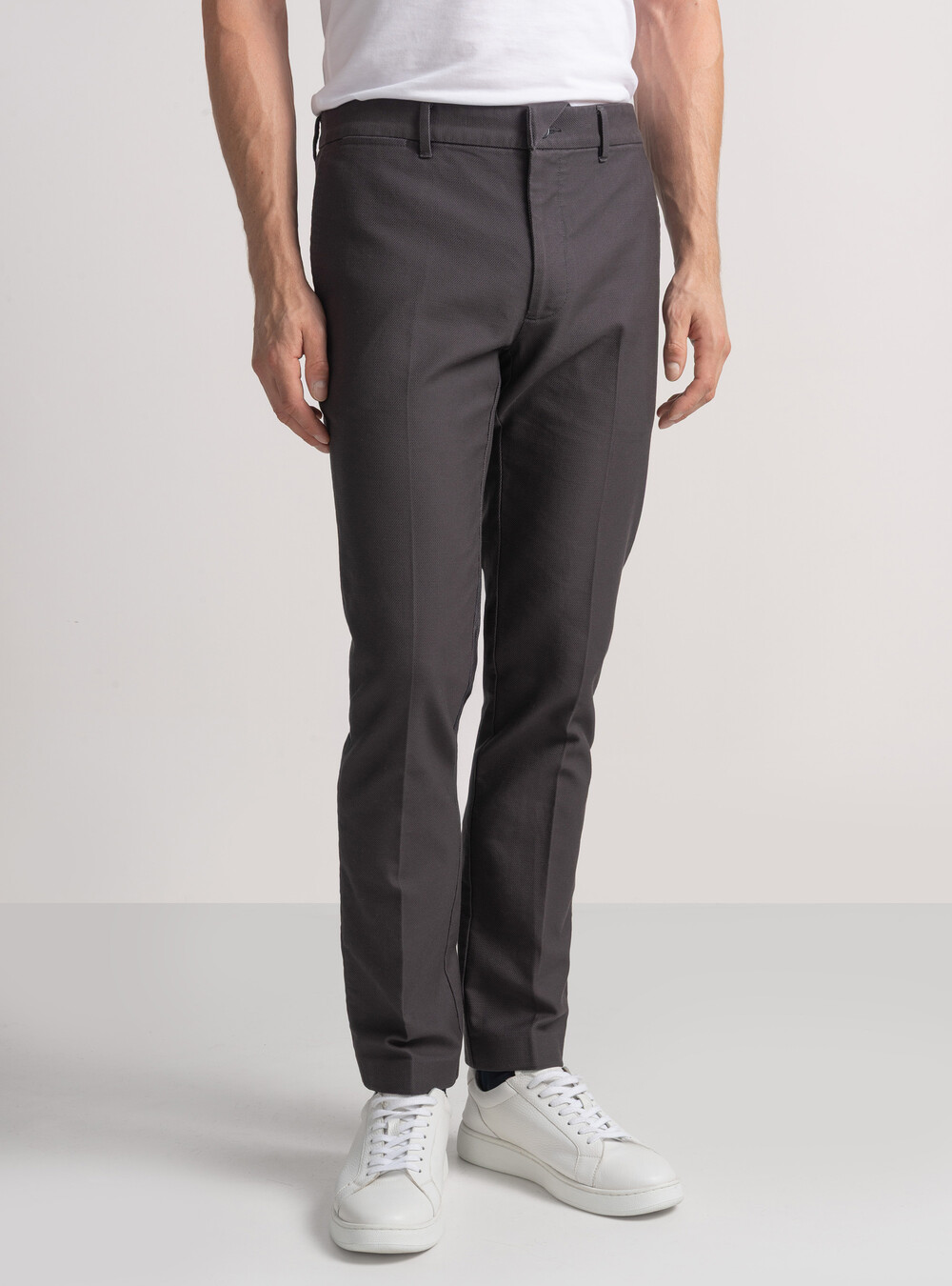 Pantaloni chino slim fit in cotone armaturato, ASFALTO Pantaloni chino slim fit in cotone armaturato