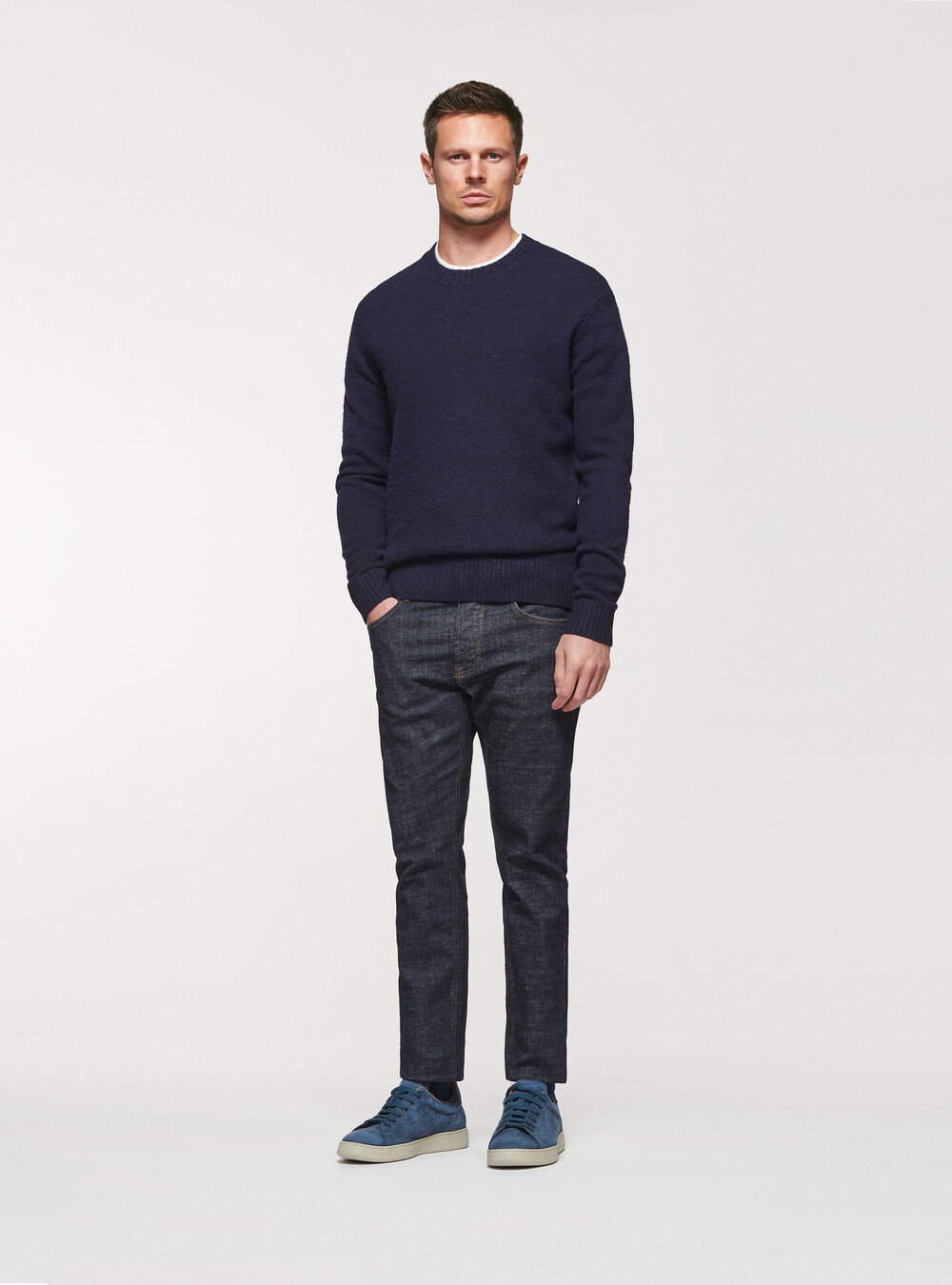 Pull ample tricoté à encolure ras du cou et manches longues, style Pull ample tricoté à encolure ras du cou et manches longues, style