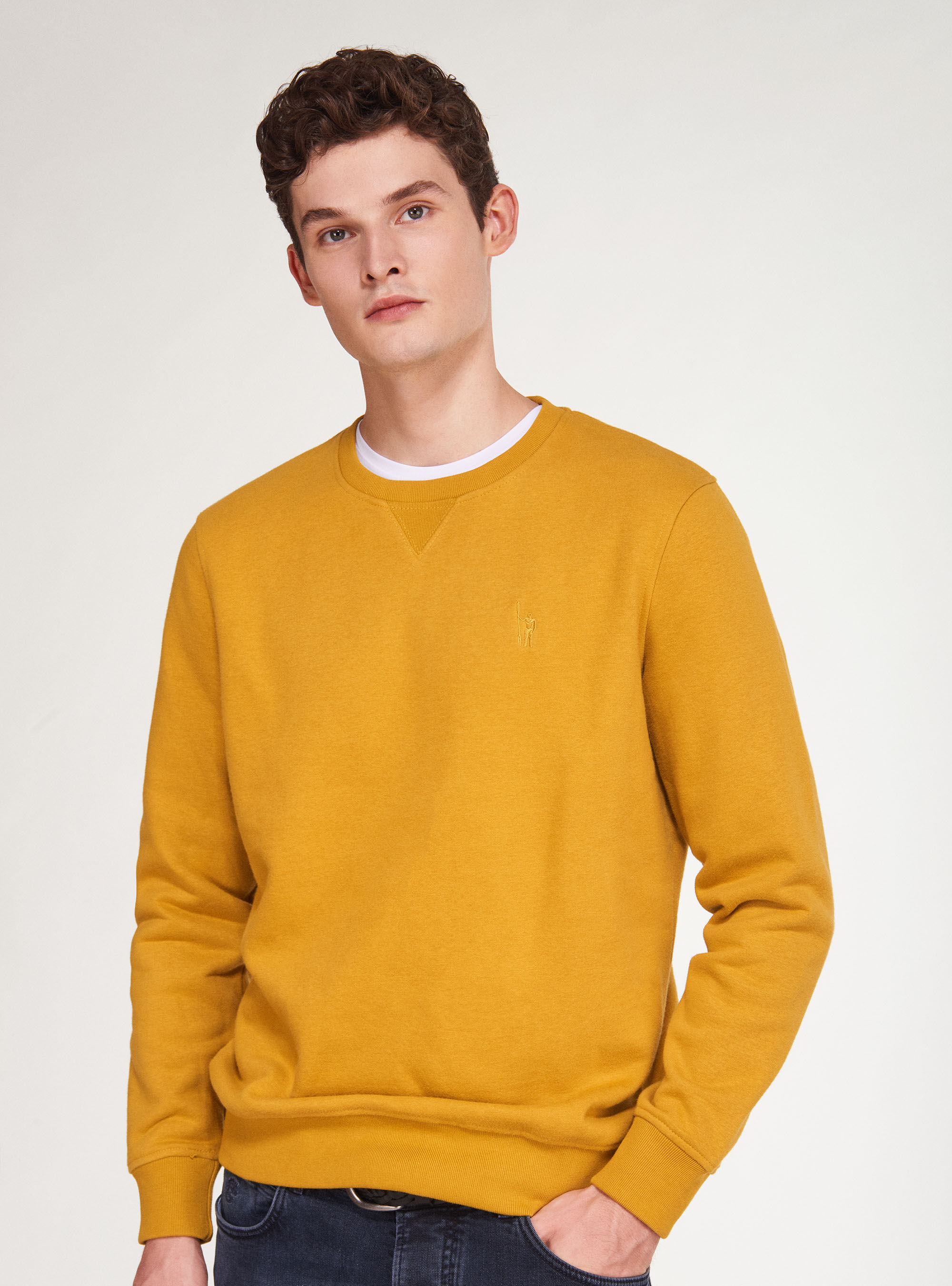 Round collar sweatshirt outlet
