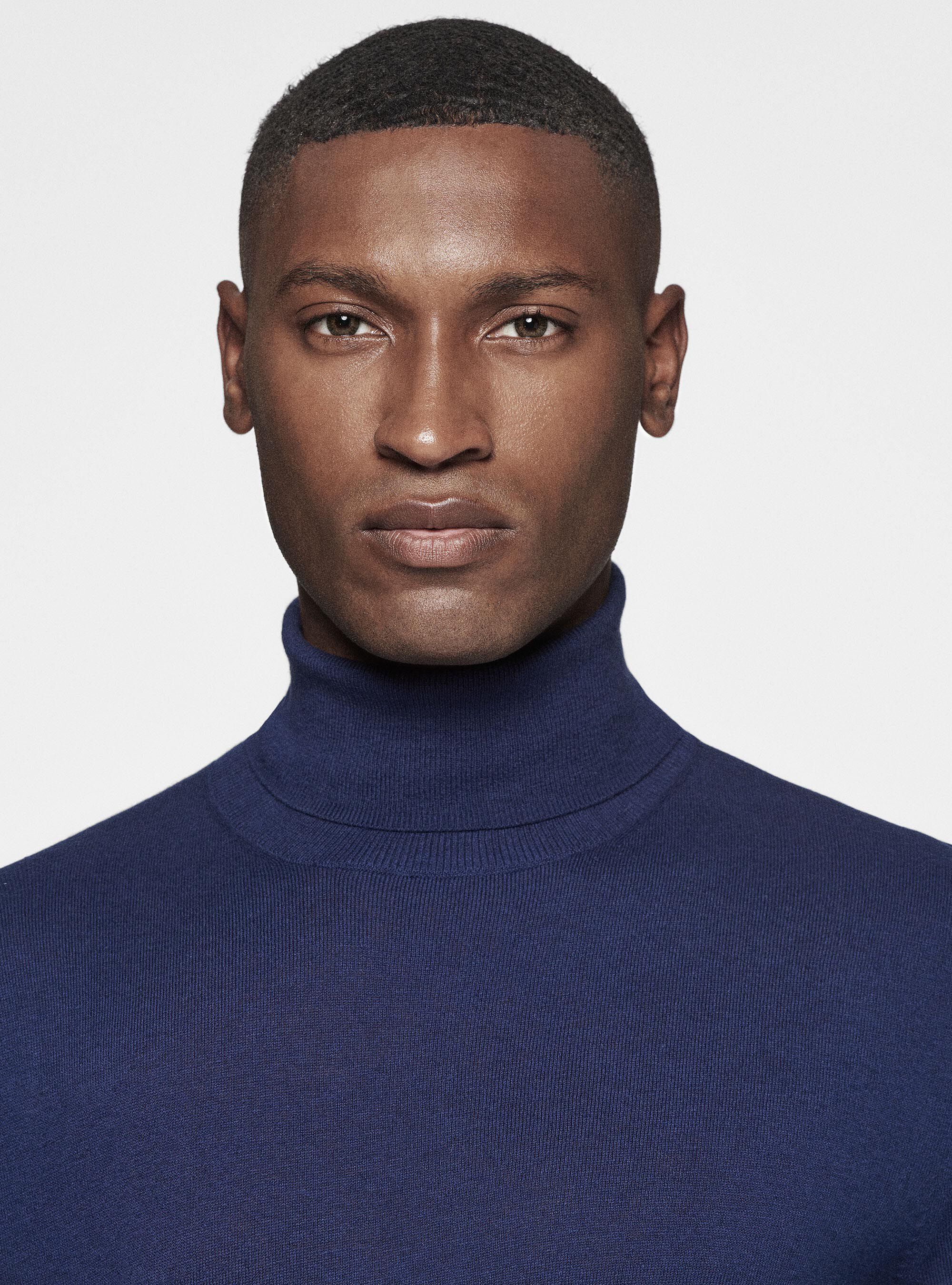 Navy blue cotton turtleneck 2025