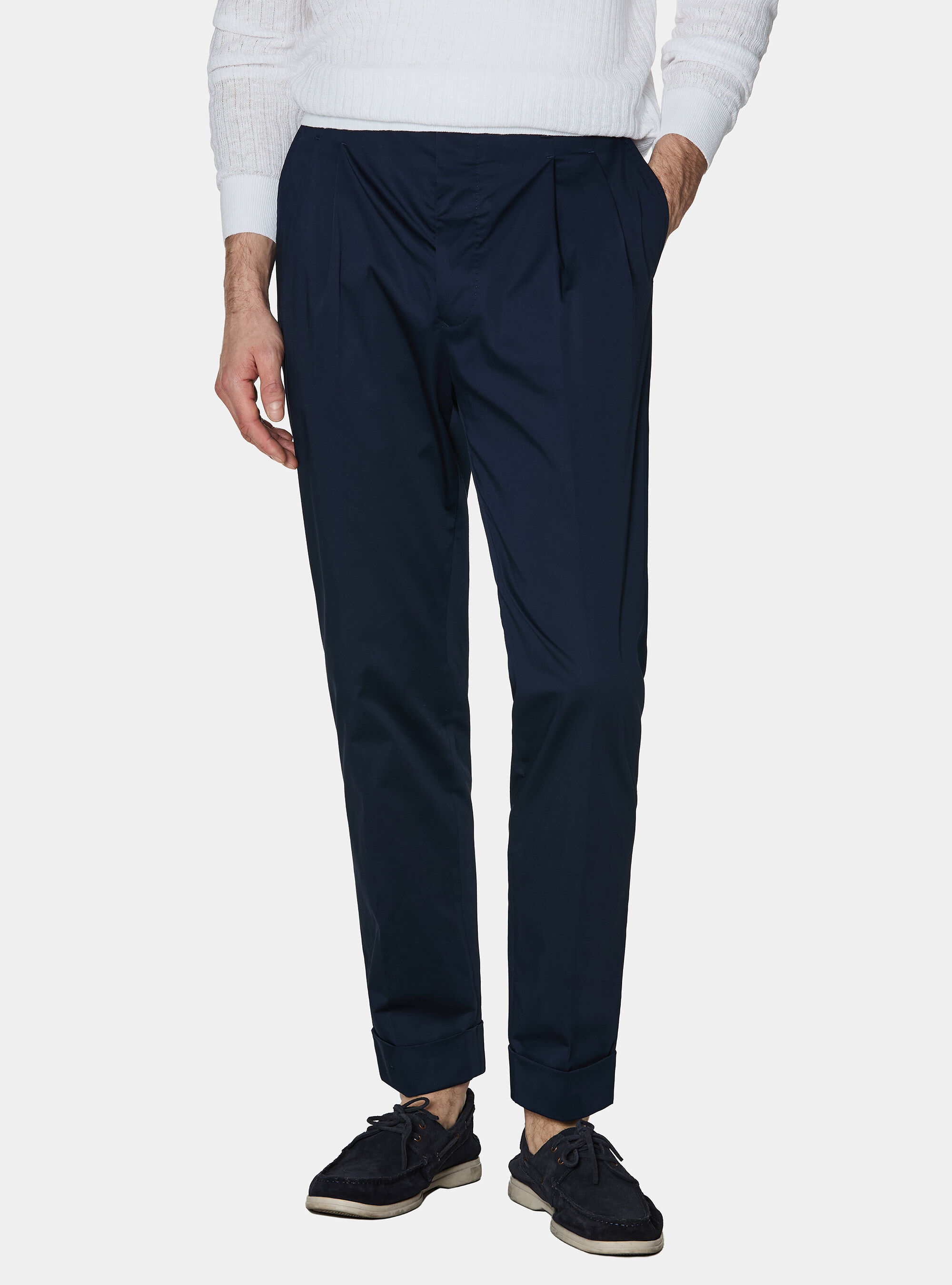 Pantaloni con pince in cotone popeline stretch