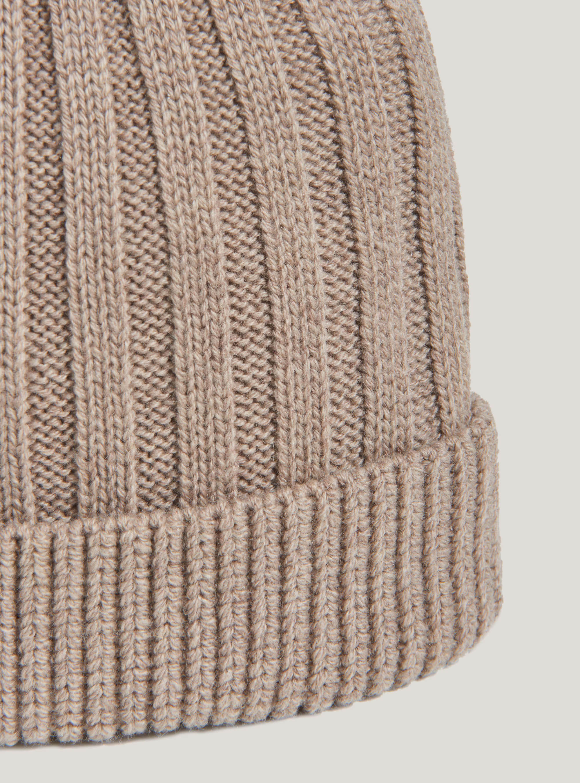 woolen cap in english
