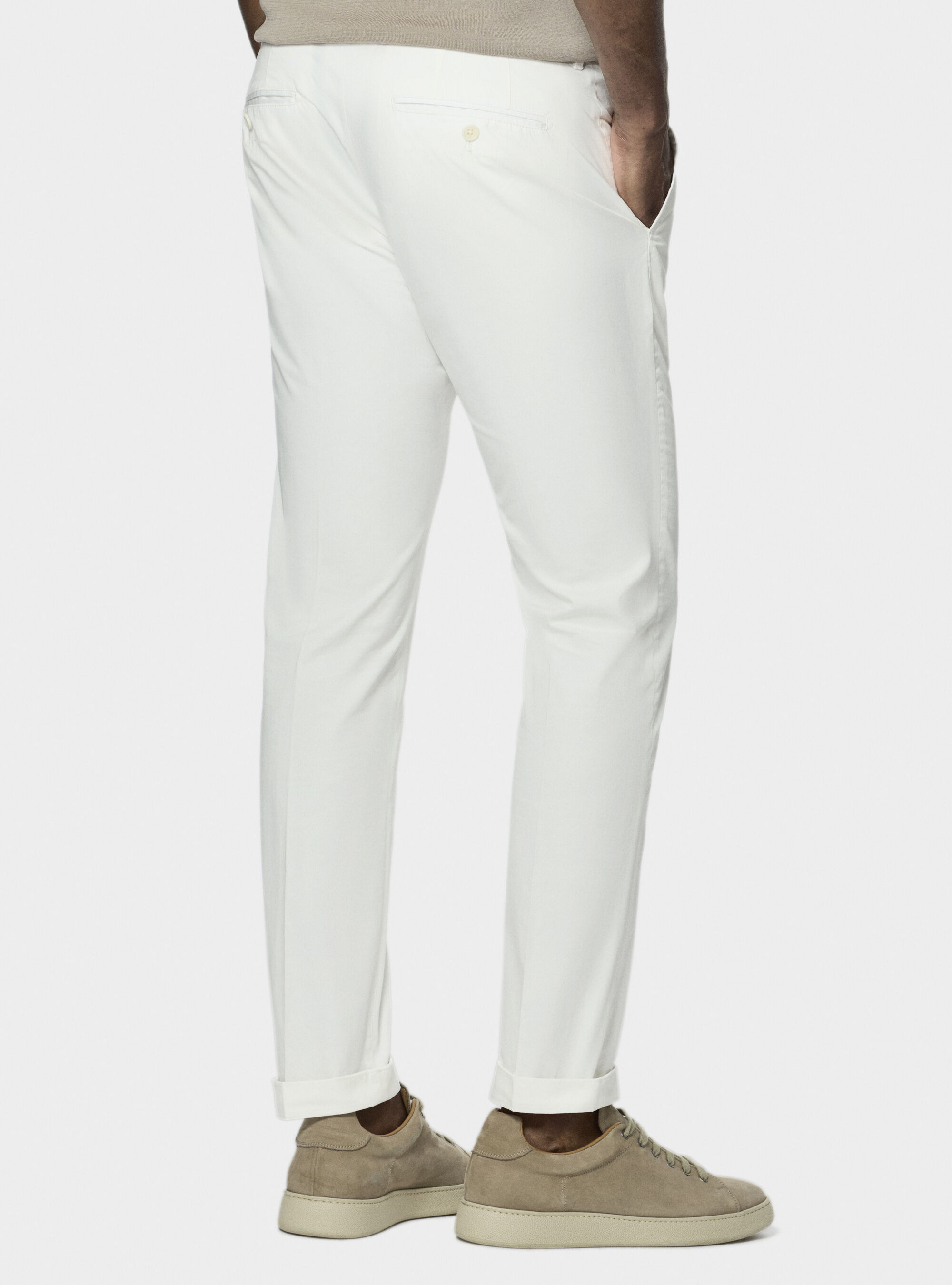 Pantalon chino slim en serg&eacute; l&eacute;ger, BLANC