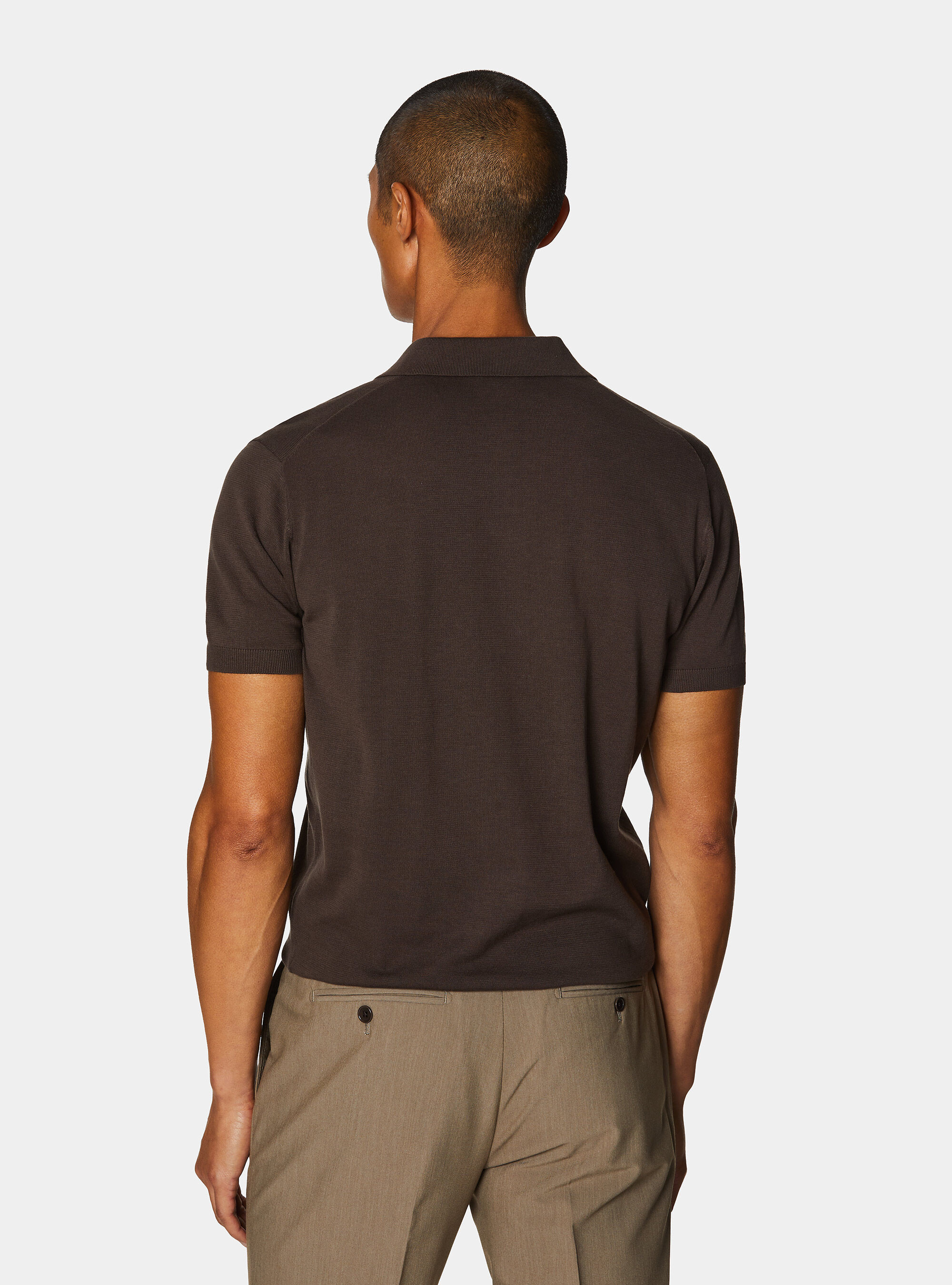 Polo tricot&eacute; sans boutons en coton extra-fin, MARRON