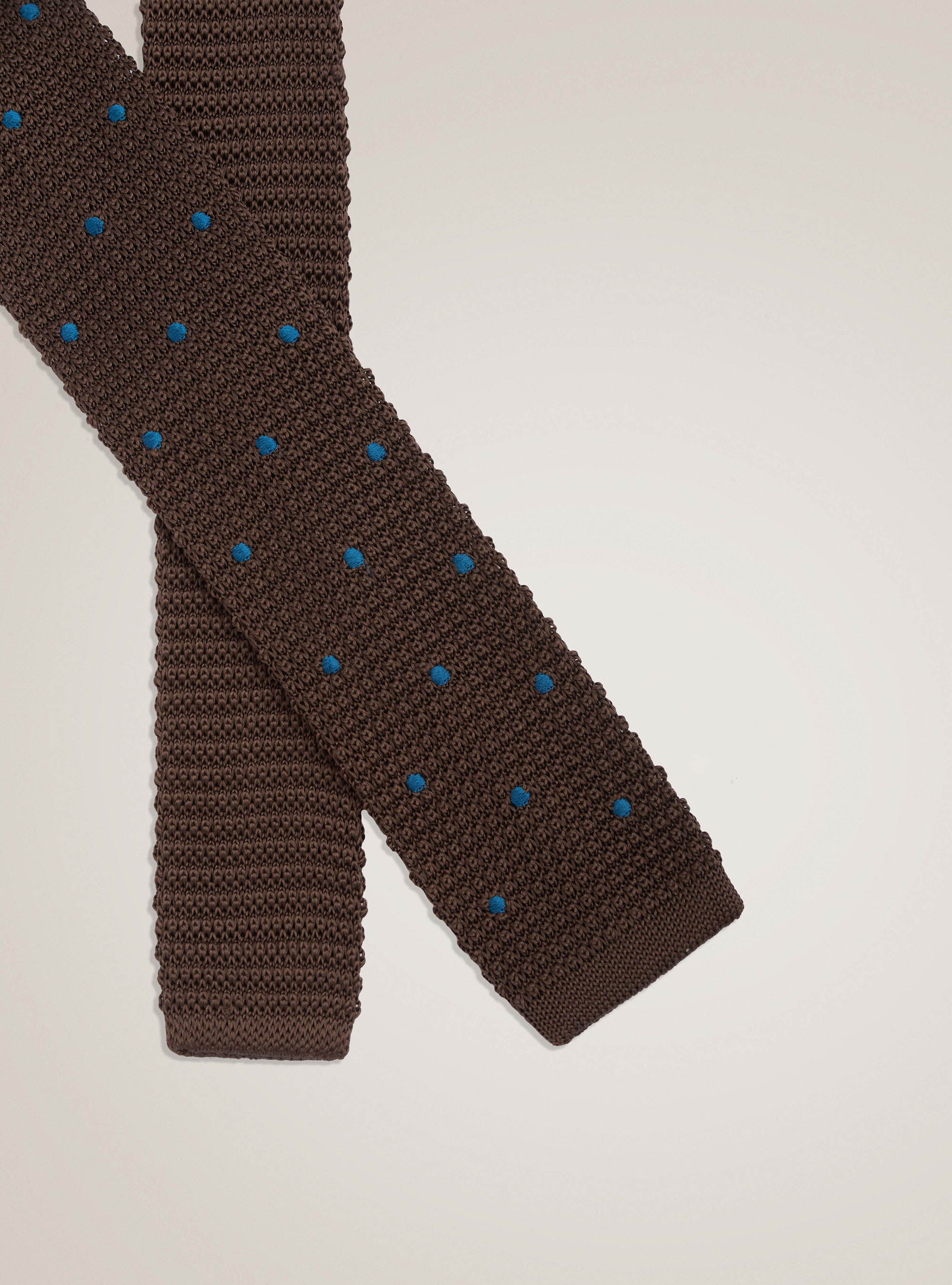 Knitted polka dot tie, BROWN