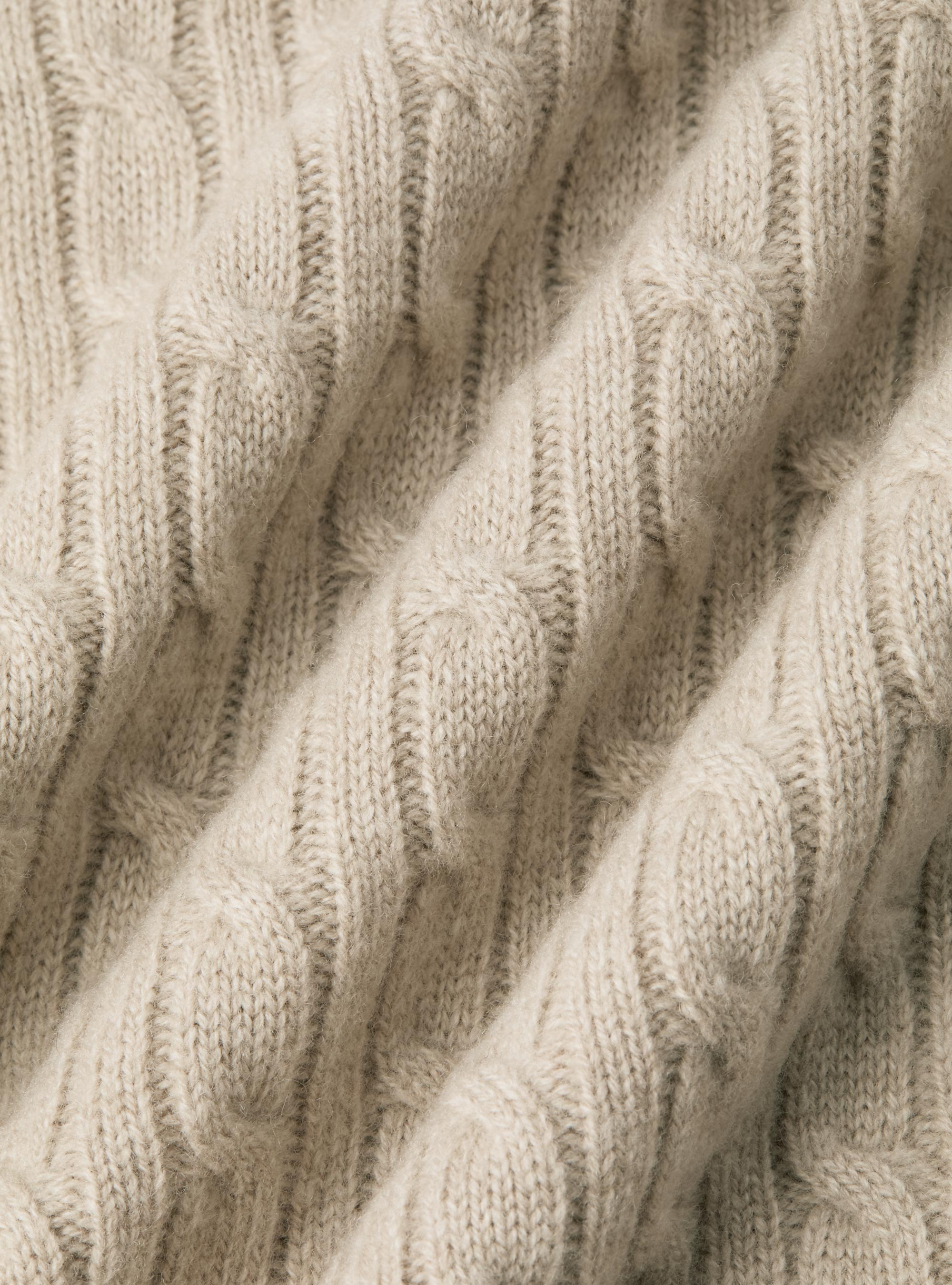 Tricot de laine de cachemire à col montant, Ã CRU