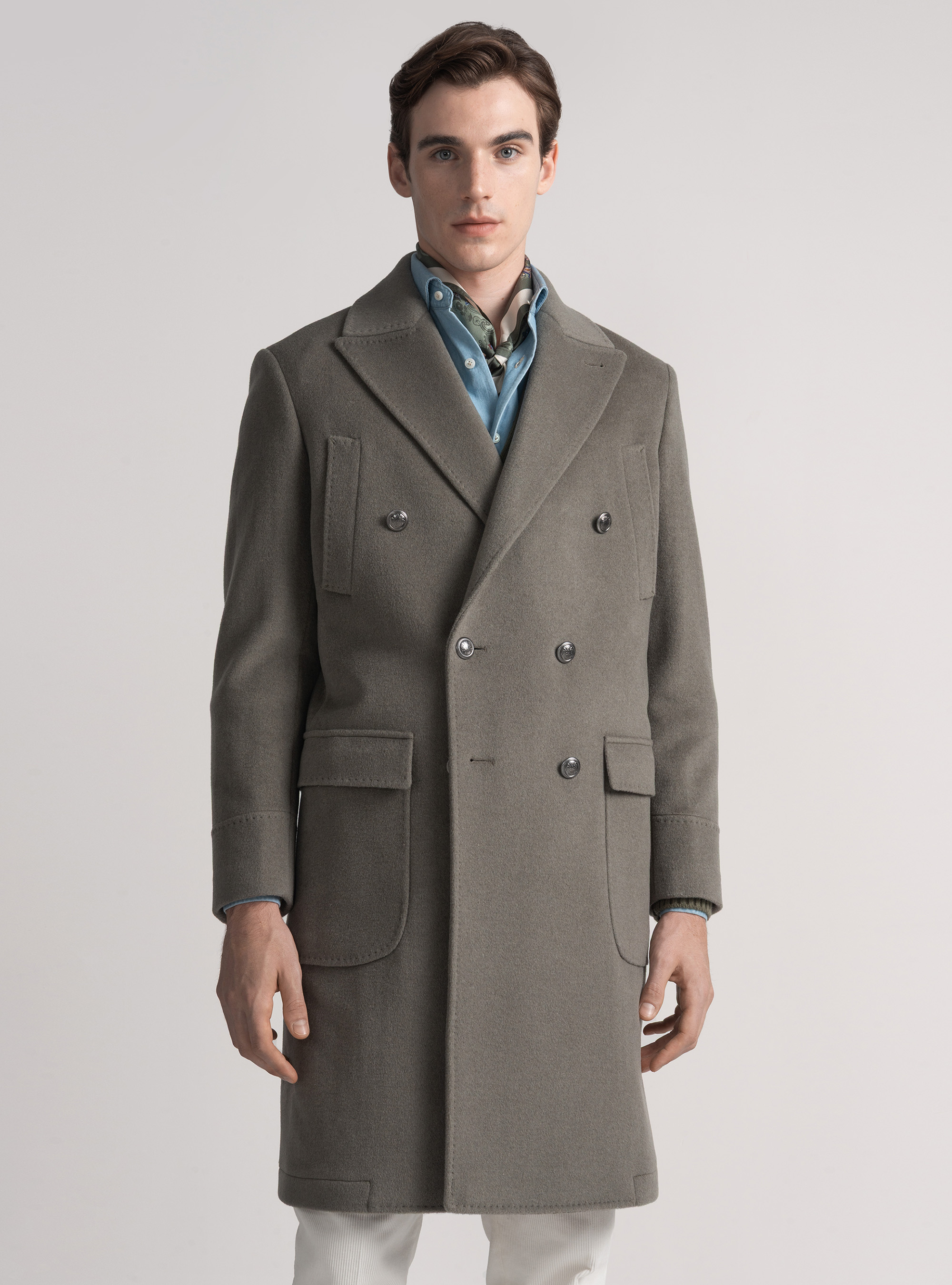 Cappotto doppiopetto in lana cashmere