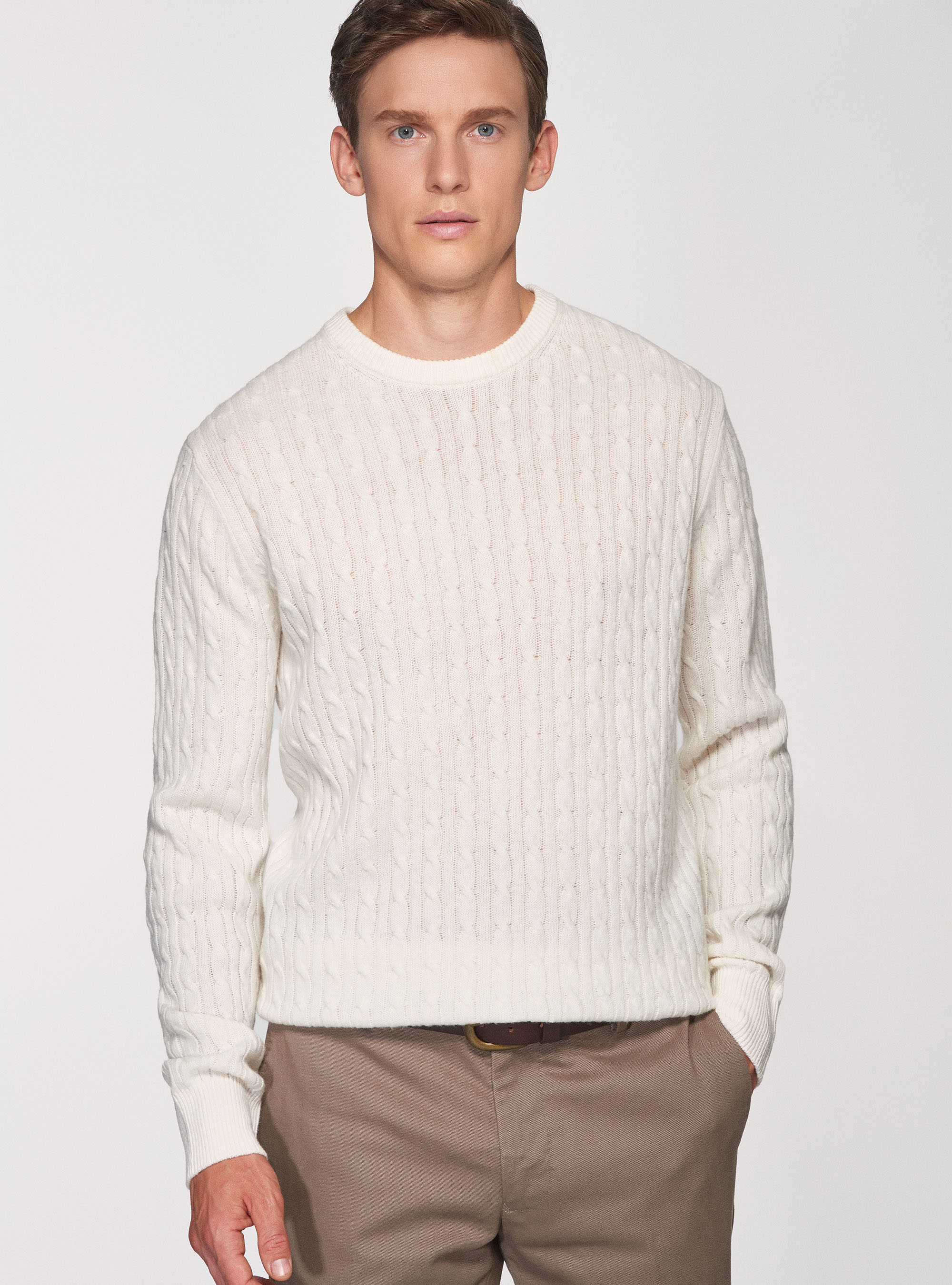 Maglia treccia girocollo in lana lambswool e cashmere, BIANCO