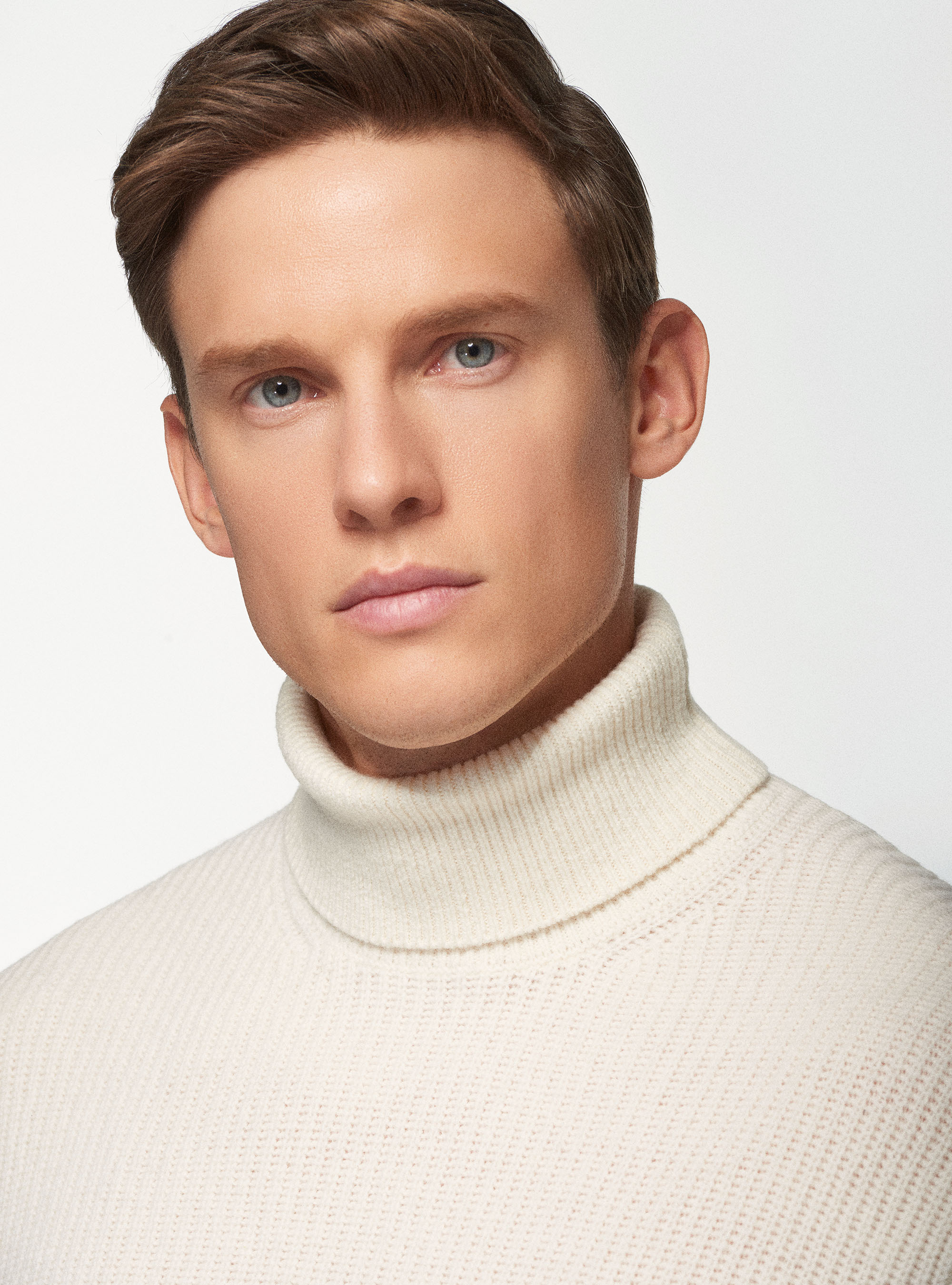 Maglia collo alto di lana lambswool in costa perlata, BIANCO