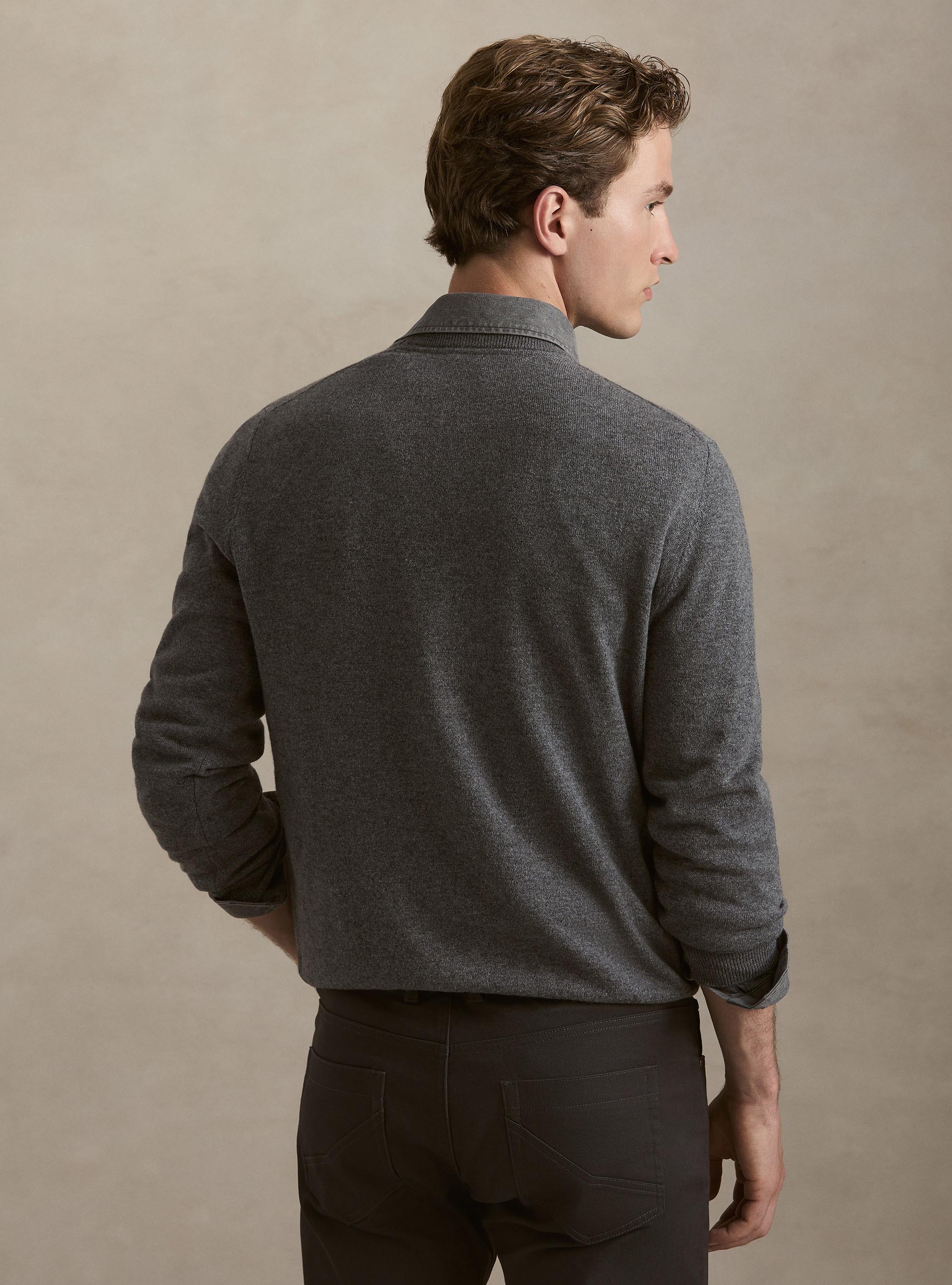 Maglia girocollo in 100% cashmere, GRIGIO SCURO 0125C