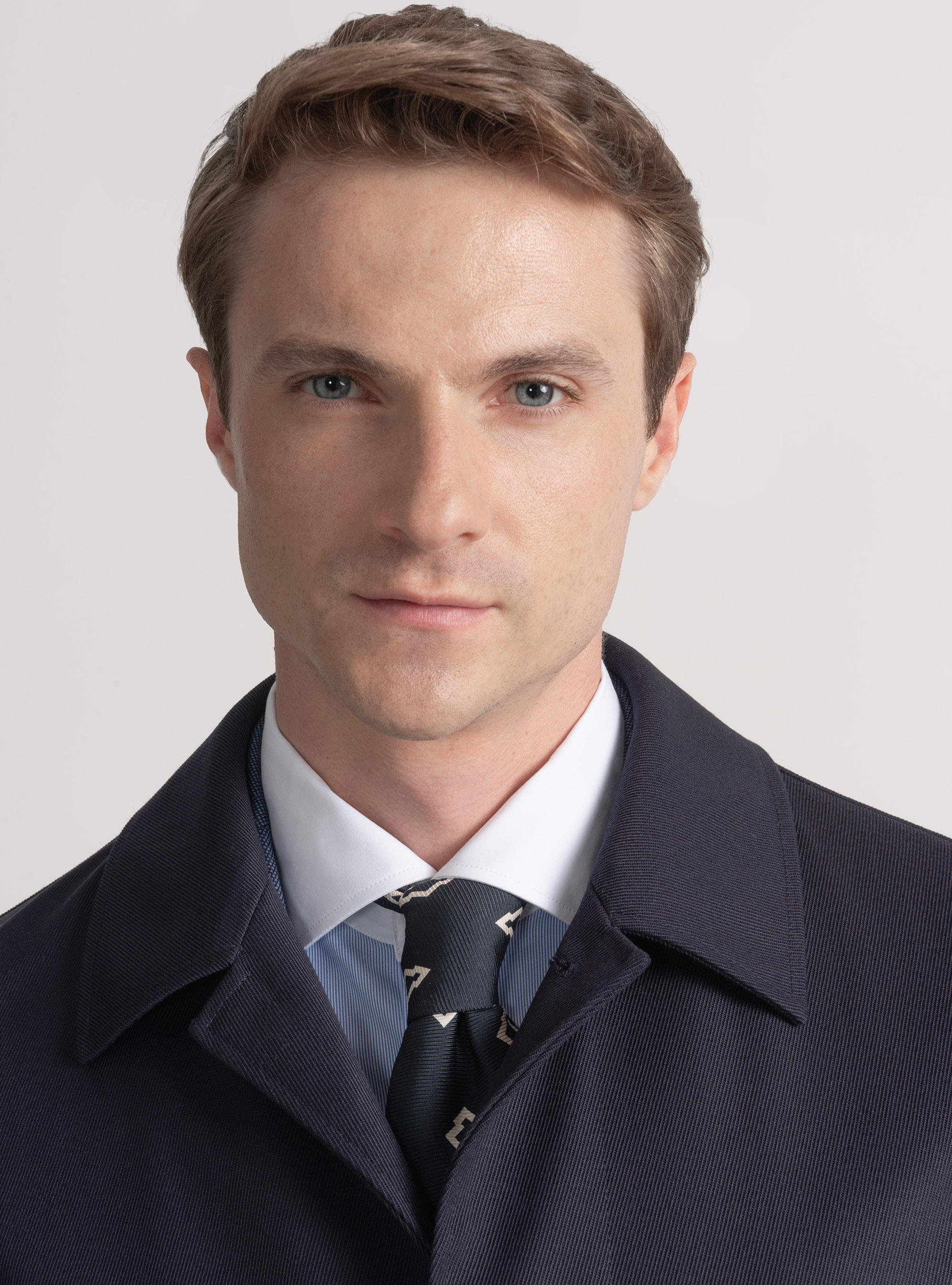 Gabardina en sarga de mezcla de lana, AZUL MARINO