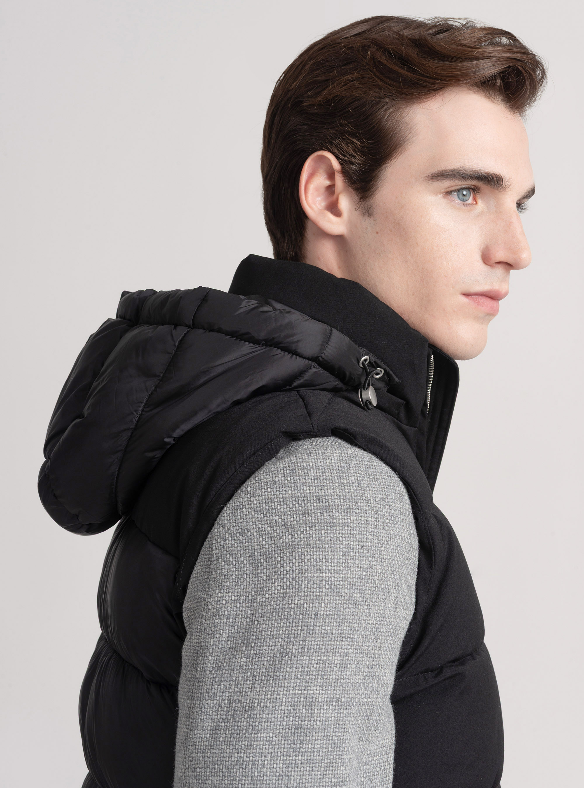 Smanicato imbottito con cappuccio, NERO