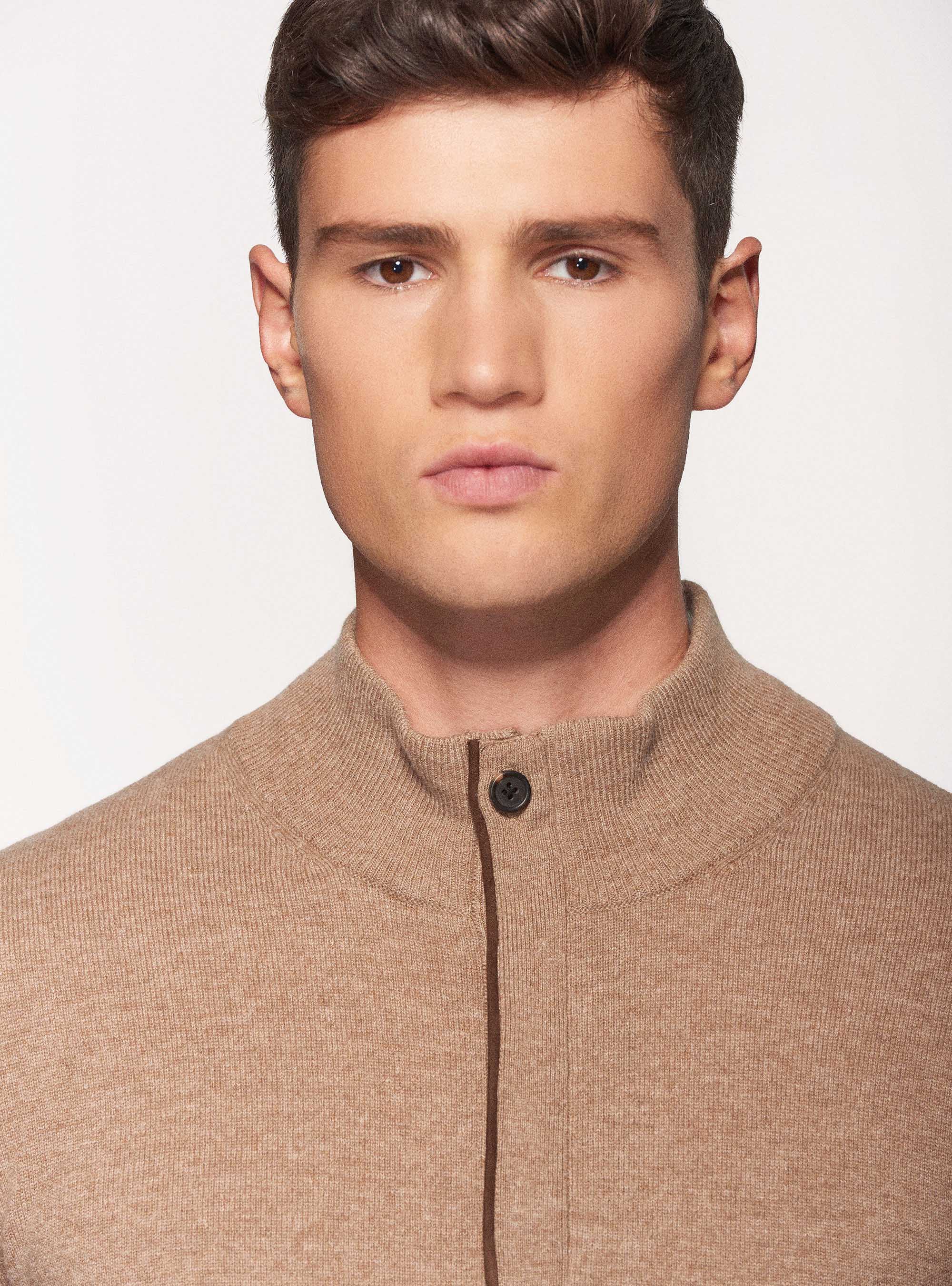 Maglia collo alto in lana lambswool e cashmere con mezza zip, ECRU