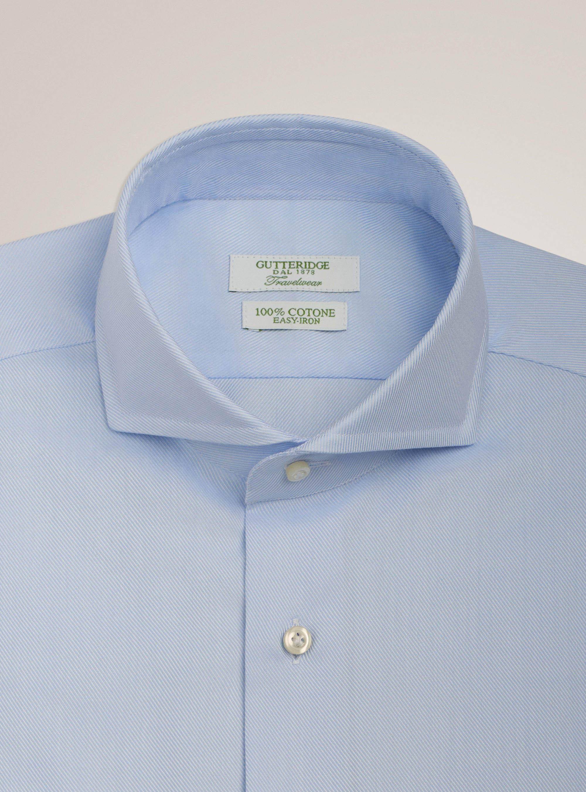 Camisa travel con cuello franc&eacute;s en sarga de algod&oacute;n, CELESTE