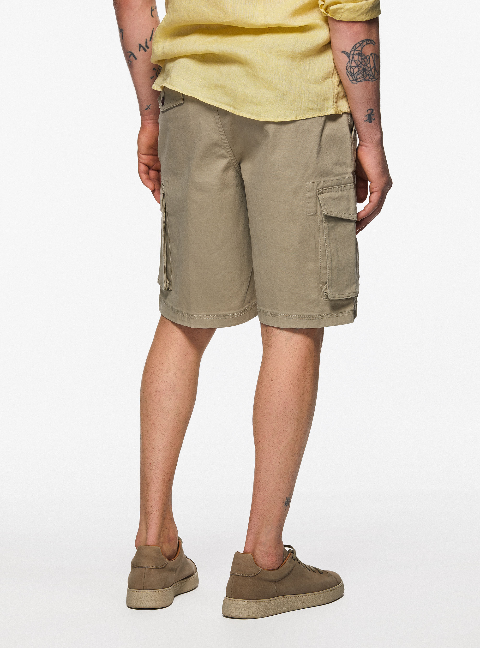 Bermudas con bolsillos cargo laterales, ARENA