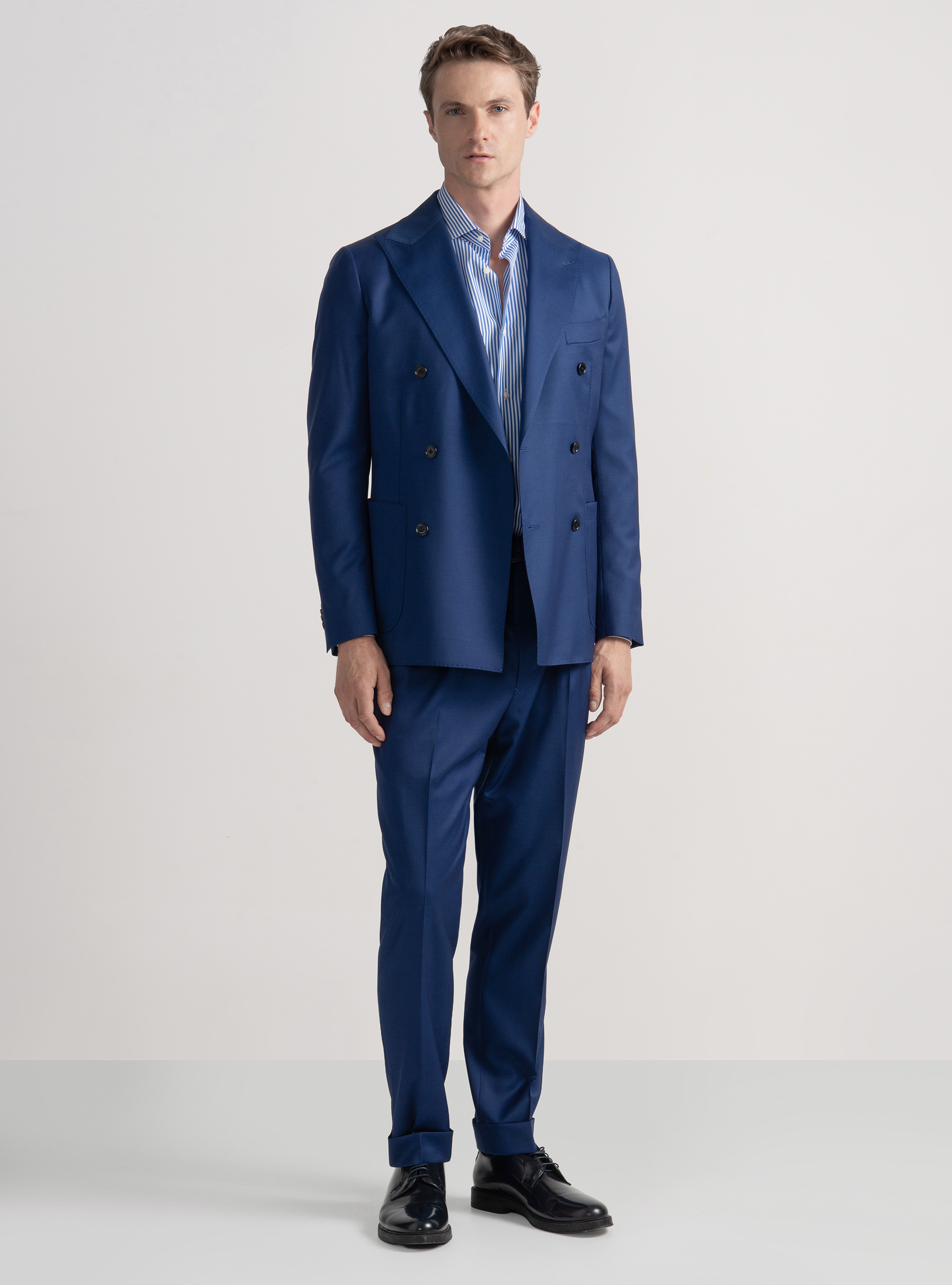 Double-breasted basalt suit in Reda wool, 