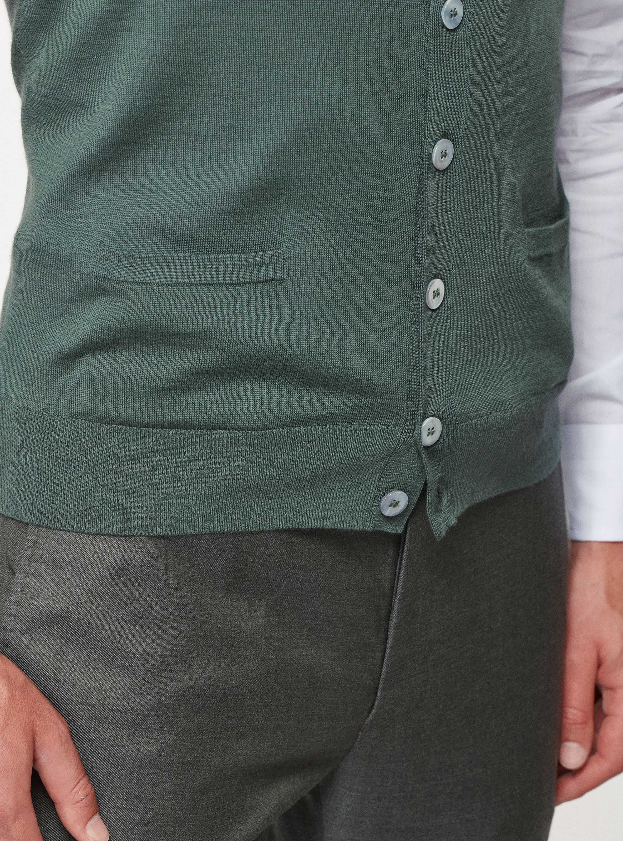 Gilet in maglia in pura lana merino, MILITARE 0609C