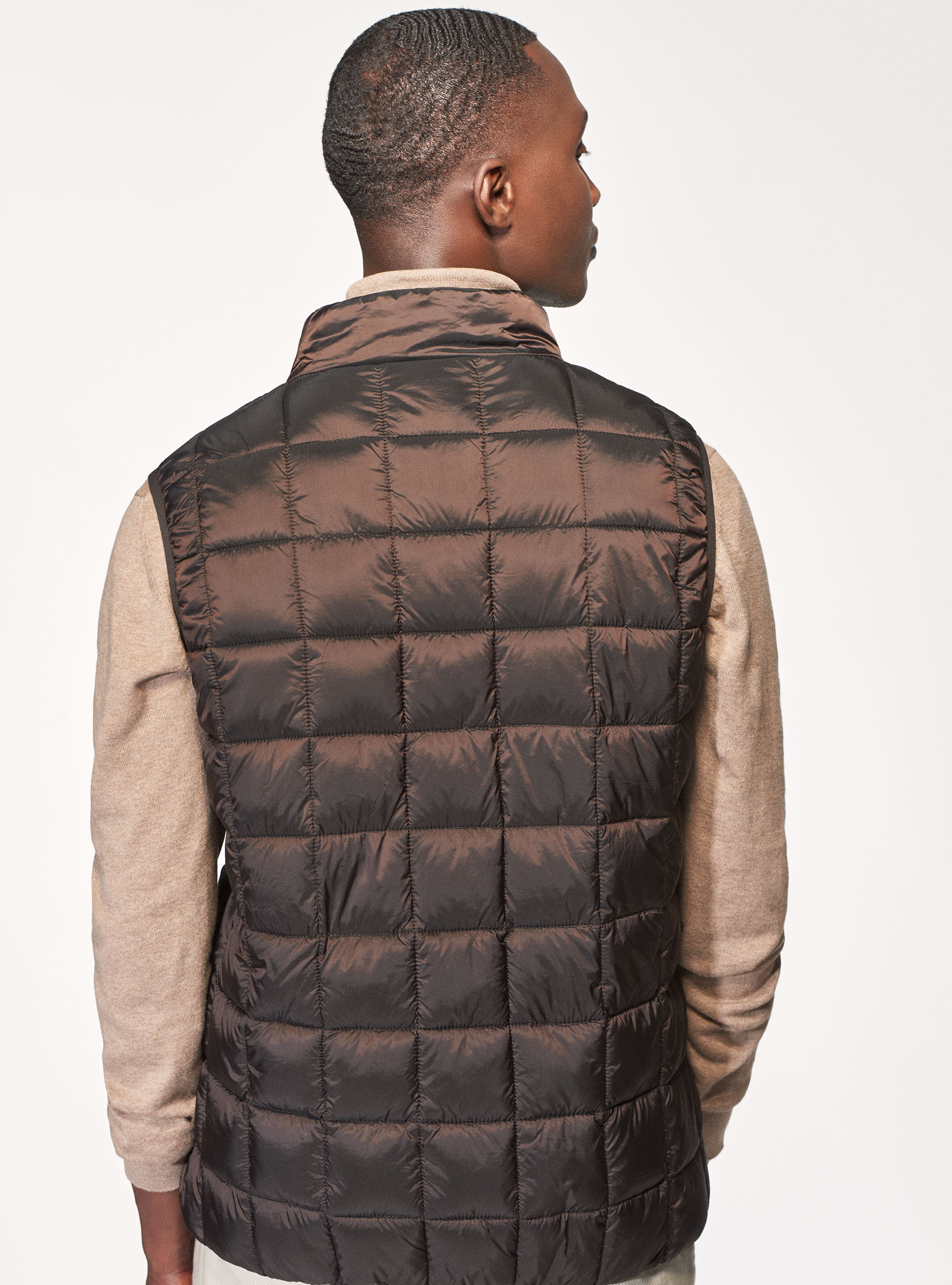 Smanicato trapuntato con imbottitura riciclata, MARRONE