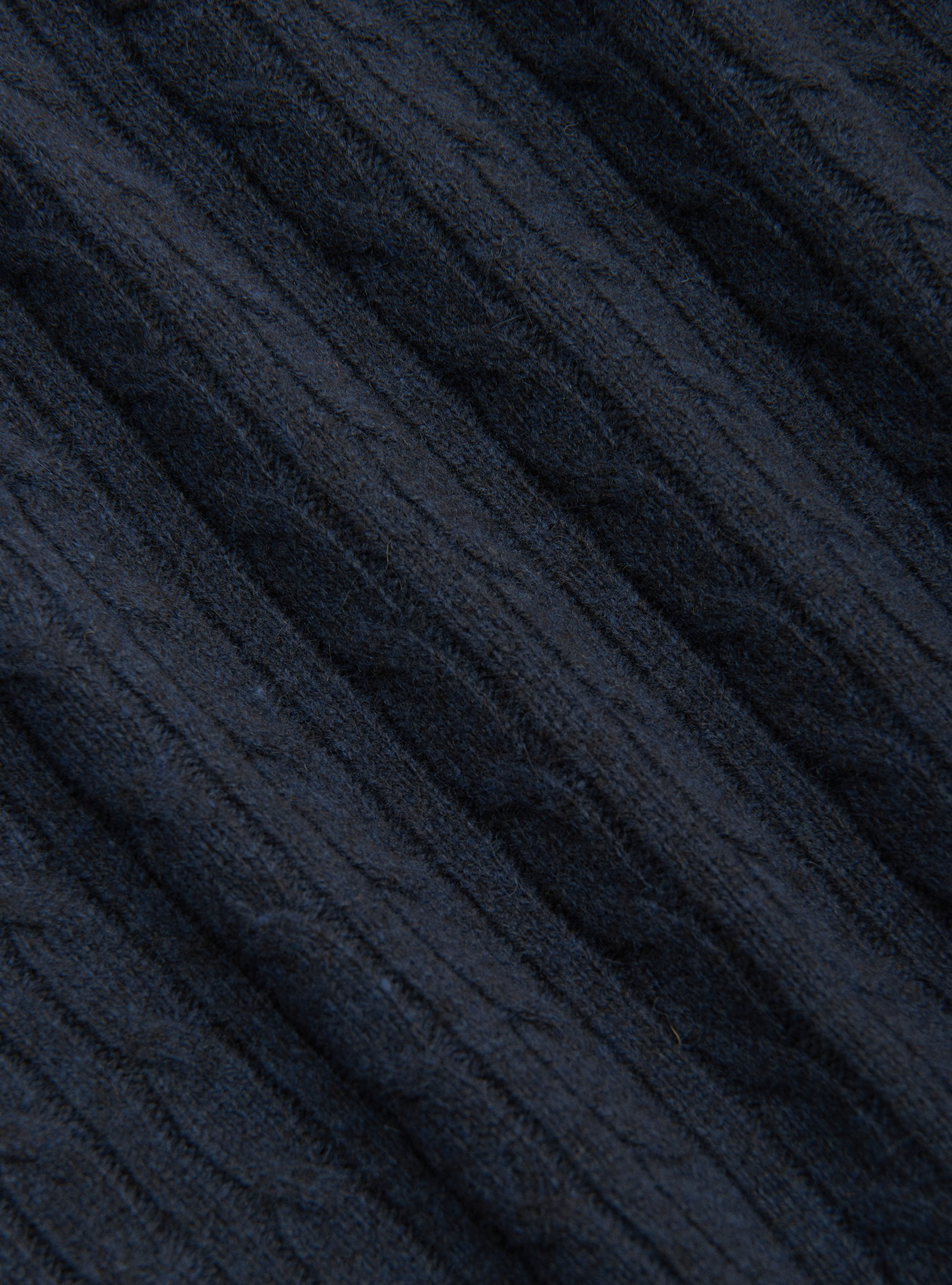 Maglia girocollo in lana lambswool e cashmere con trecce, INCHIOSTRO