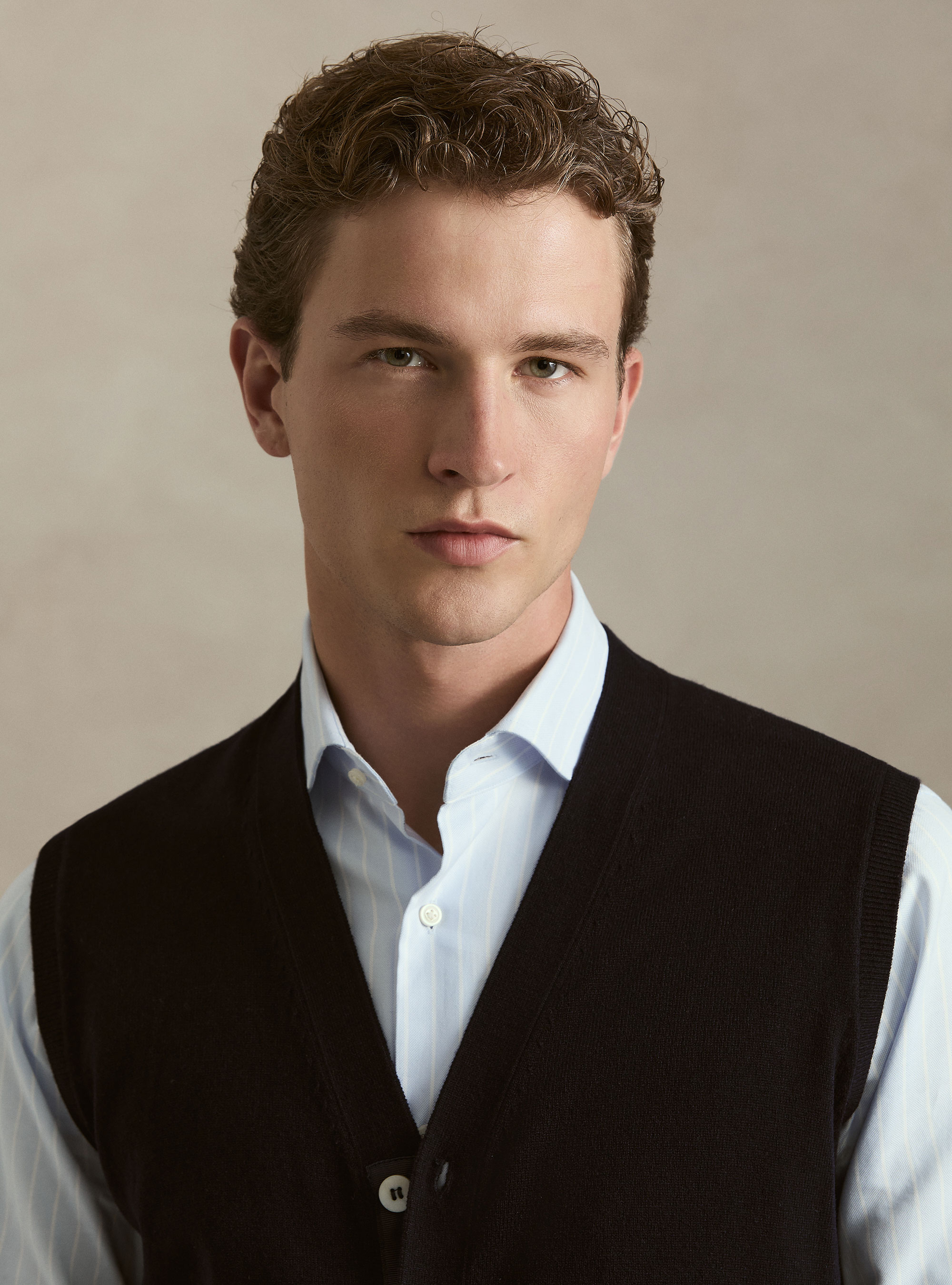 Knitted wool-blend buttoned vest, NAVY BLUE
