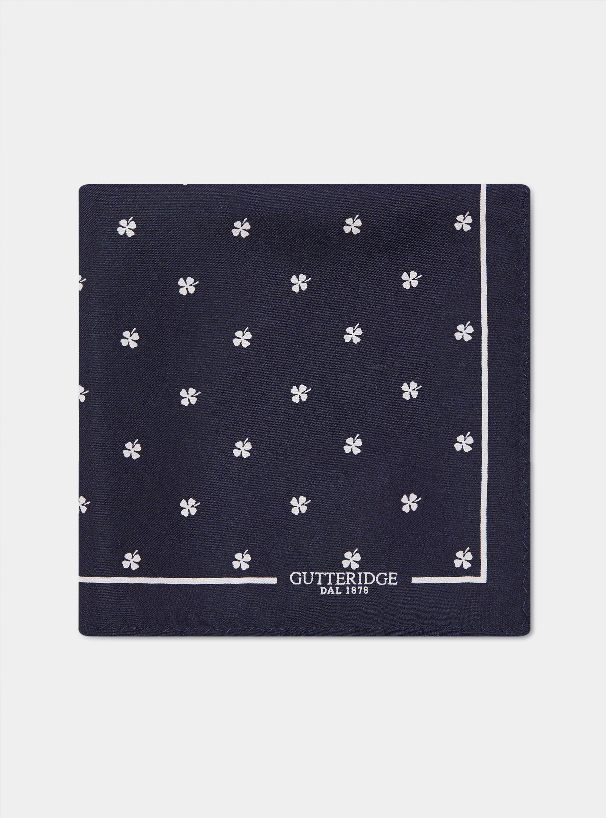 Pochette fantasia quadrifoglio in seta stampata, B053 NAVY/BIANCO