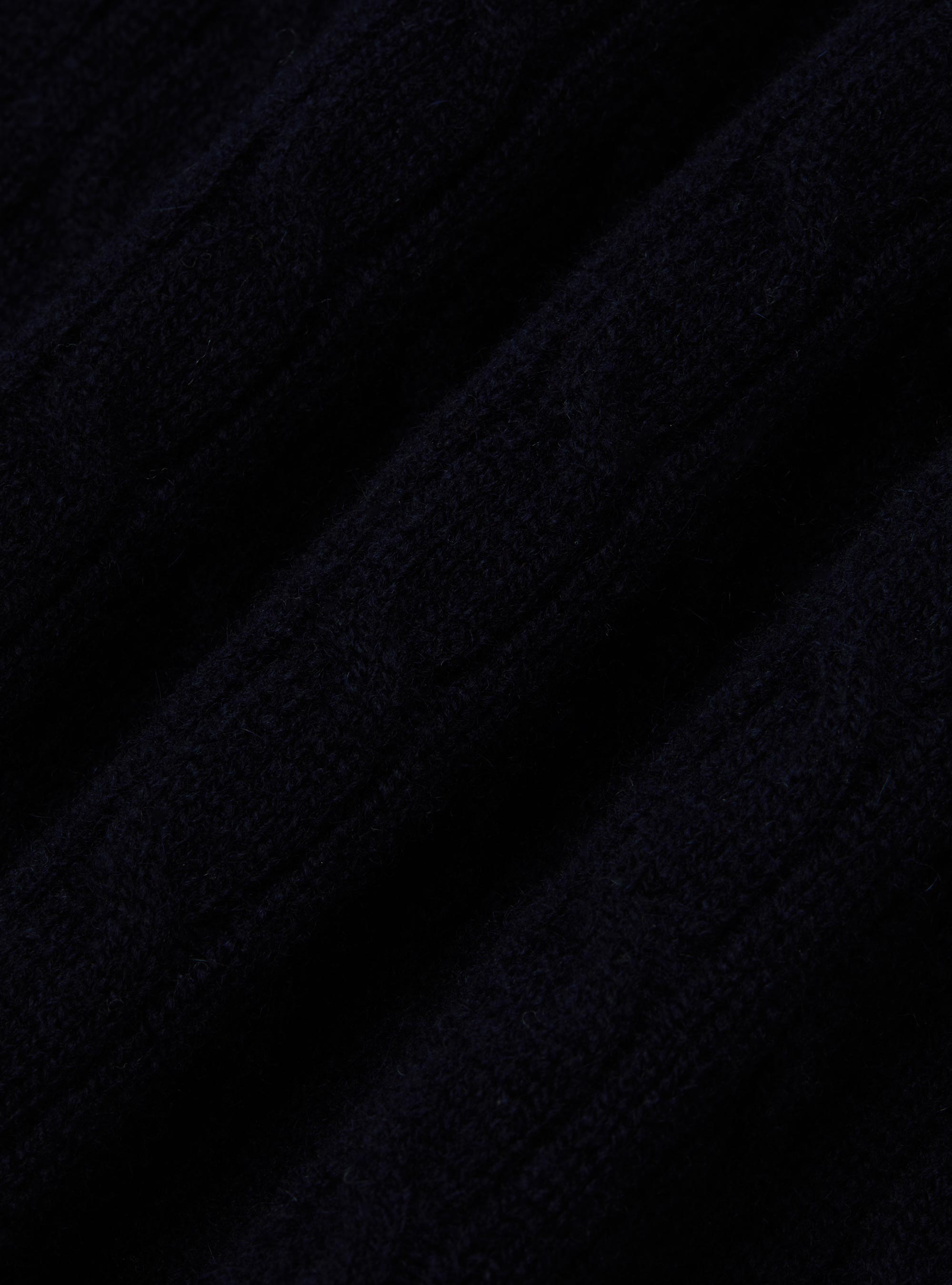 Pullover mit Rundhalsausschnitt aus Kaschmirwolle und Borte, NAVY 0218C