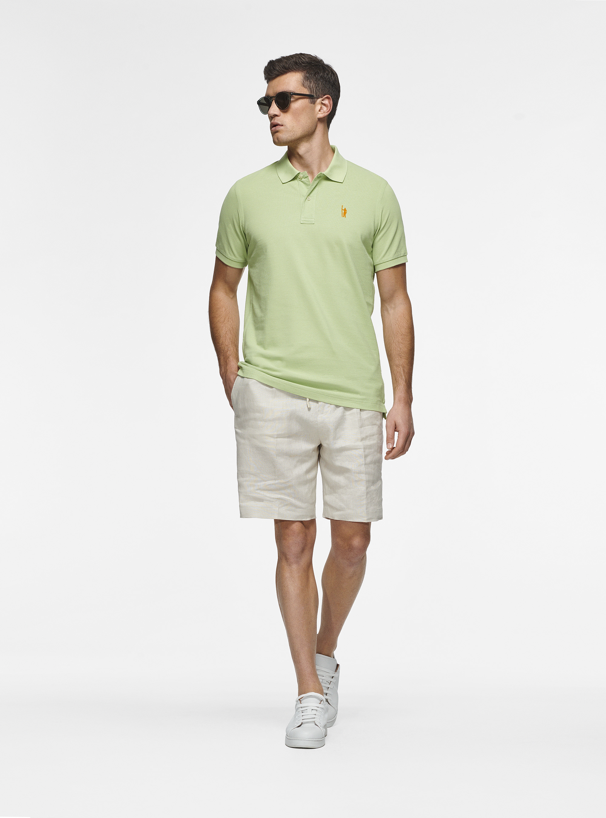 Polo en piqu&eacute; avec broderie, 0620C VERDE CHIARO
