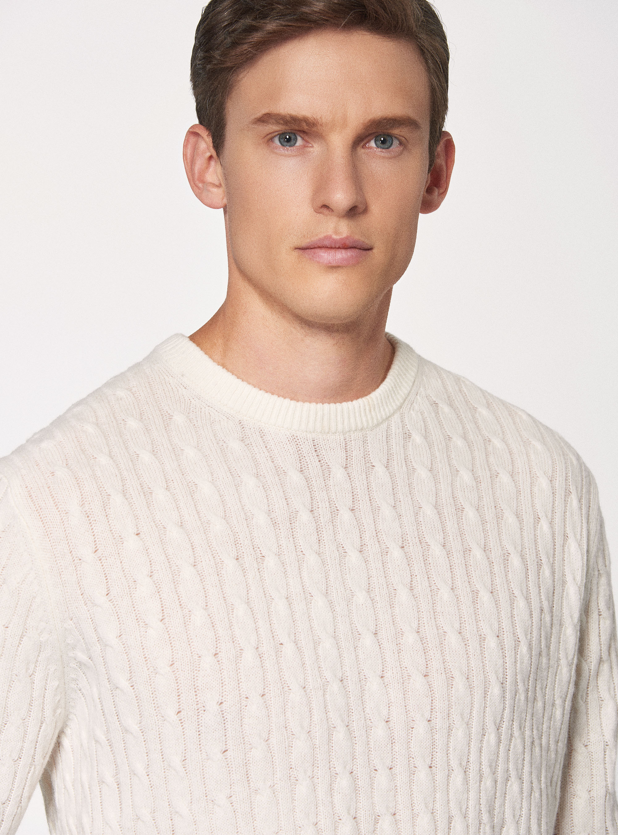 Maglia treccia girocollo in lana lambswool e cashmere, BIANCO