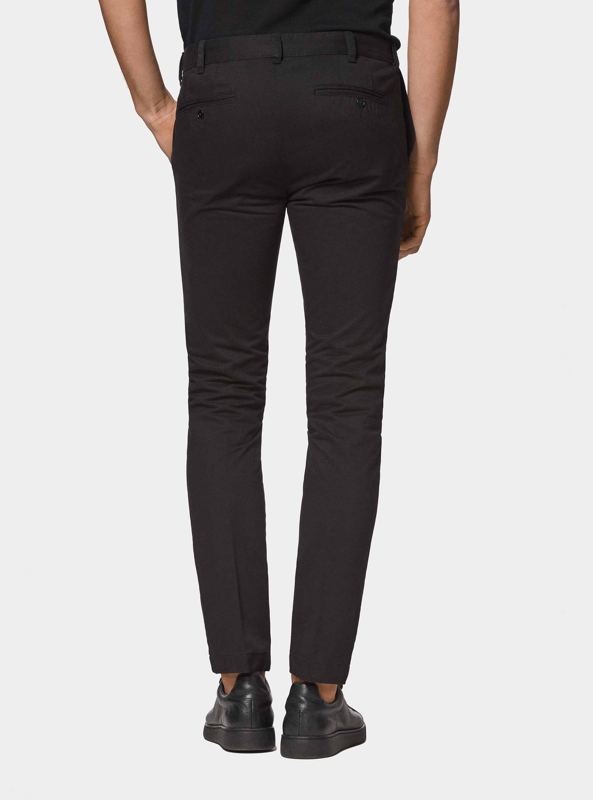 Pantaloni chino slim fit in cotone twill, NERO