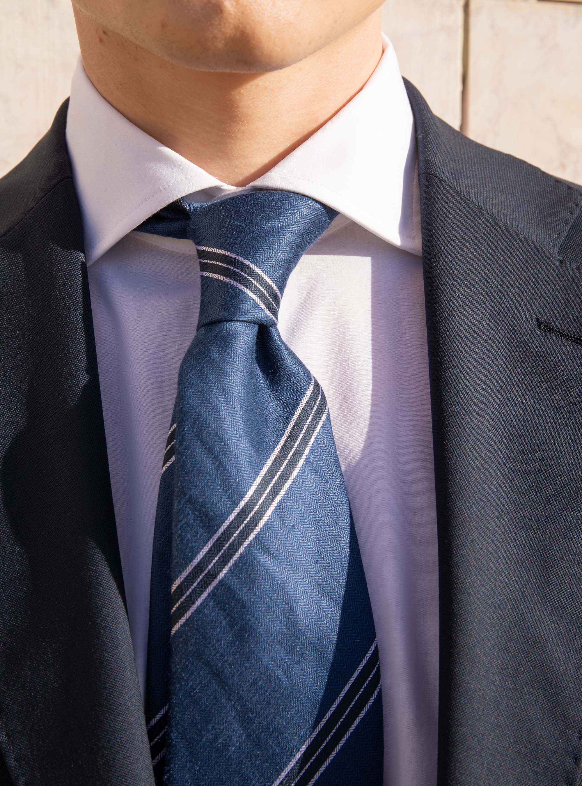 Cravate rayée en soie et lin à chevrons, BLEU