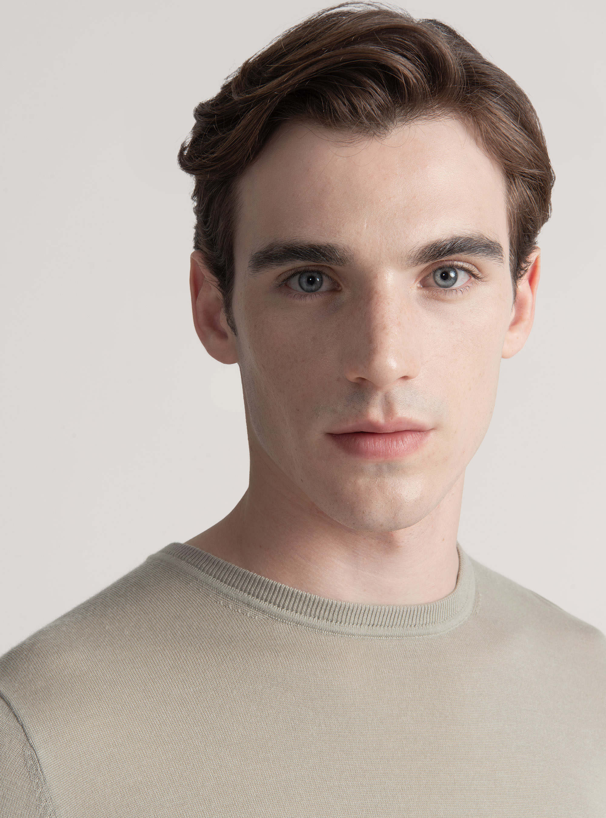 Punto de cuello redondo de pura lana merina extrafina, ARENA