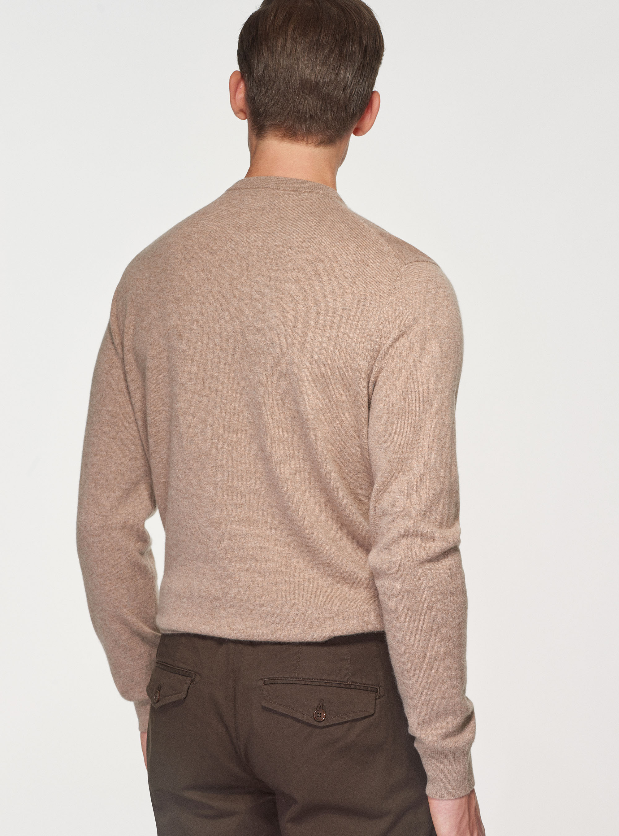 Pull &agrave; col ras du cou en pur cachemire, &Atilde; CRU