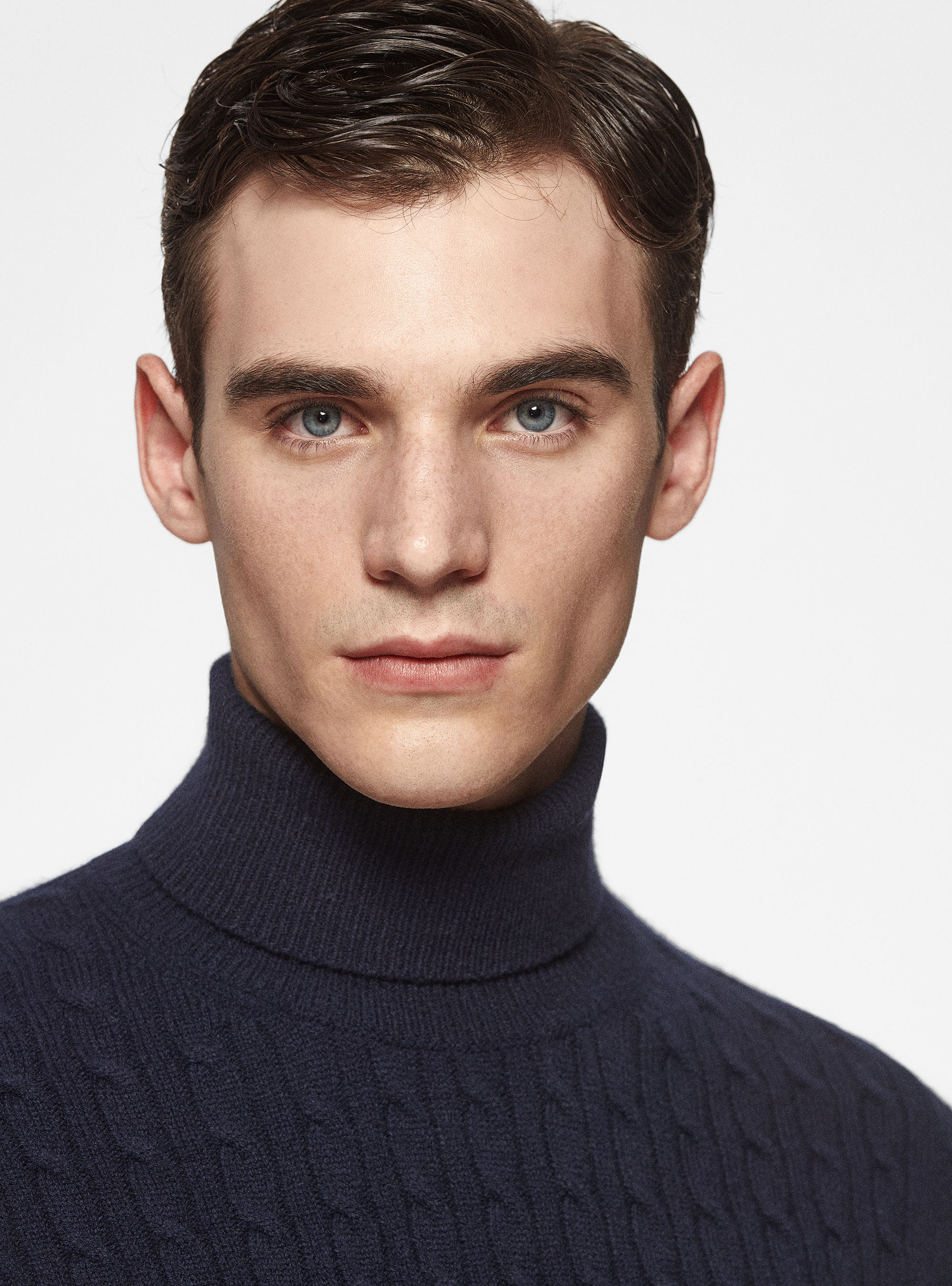 Maglia collo alto in lana cashmere con treccia, BLU NAVY