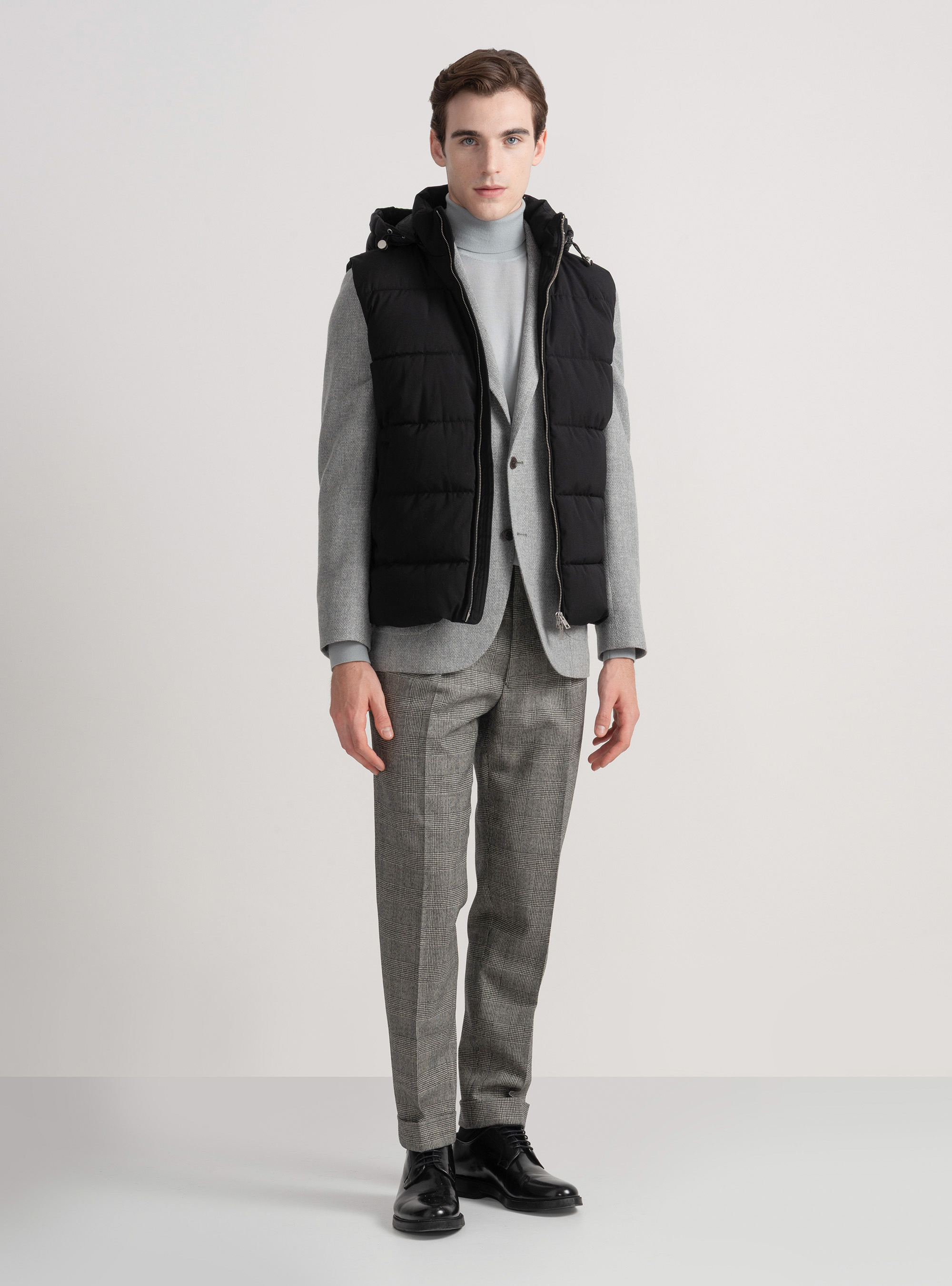 Smanicato imbottito con cappuccio, NERO