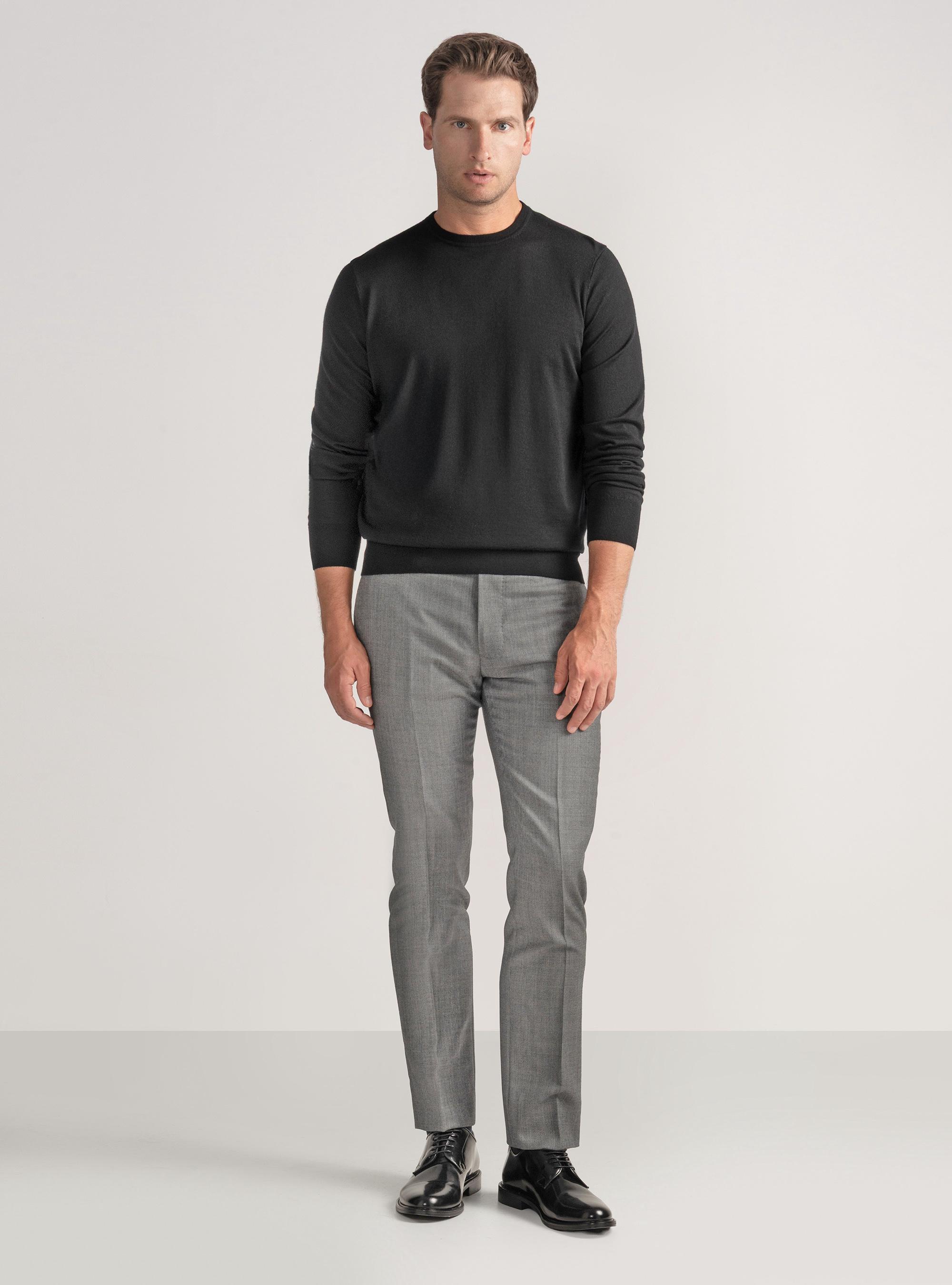 Punto de cuello redondo de pura lana merina extrafina, NEGRO