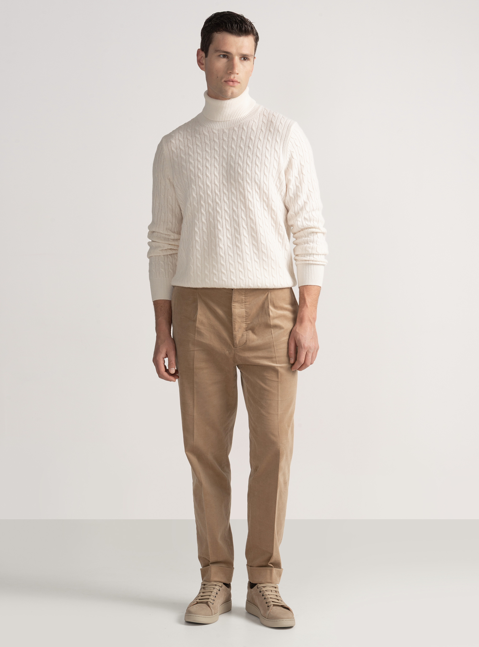 Maglia collo alto con treccia in lana cashmere, BIANCO