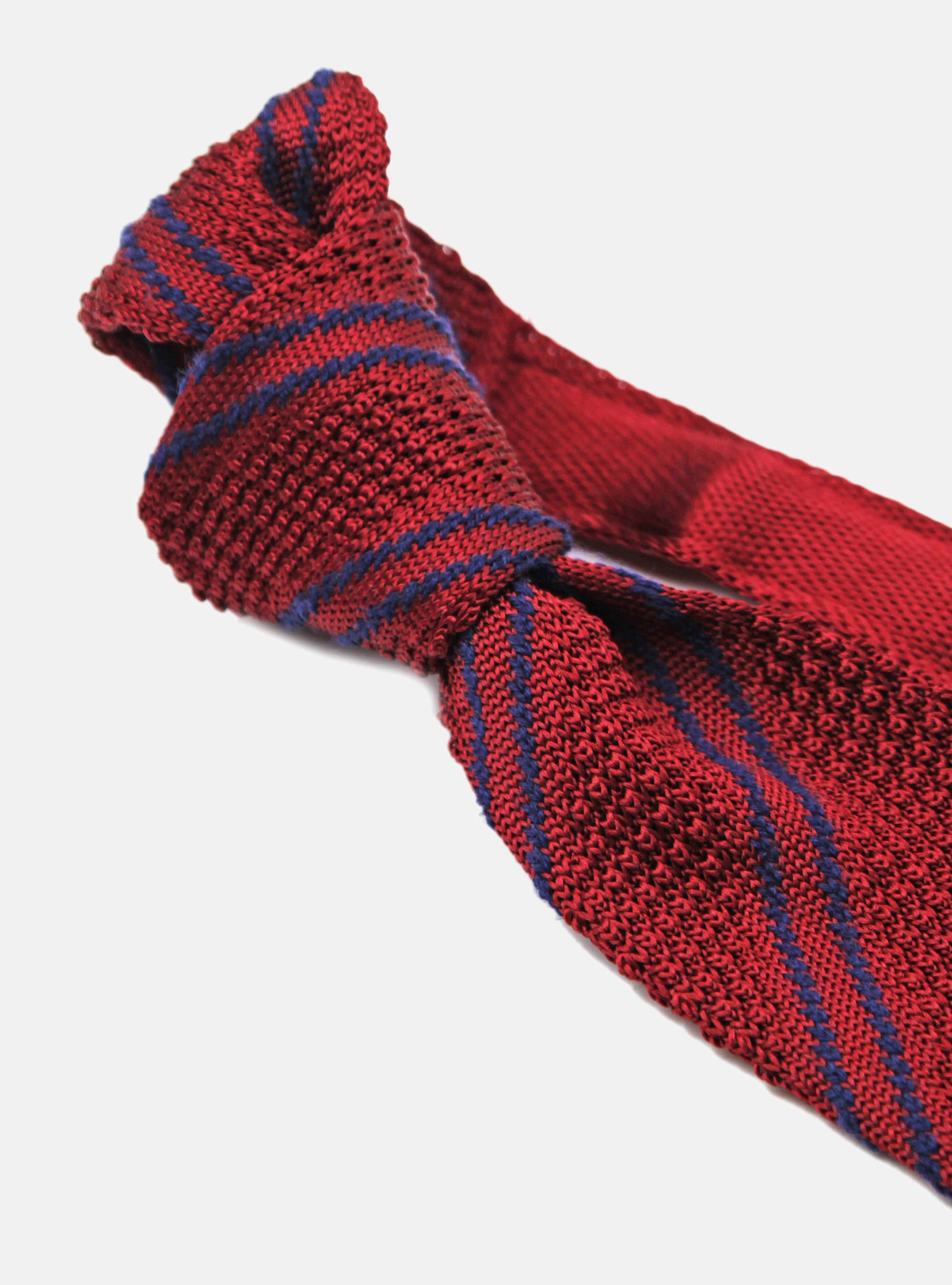 Knitted diagonal stripes tie, BORDEAUX