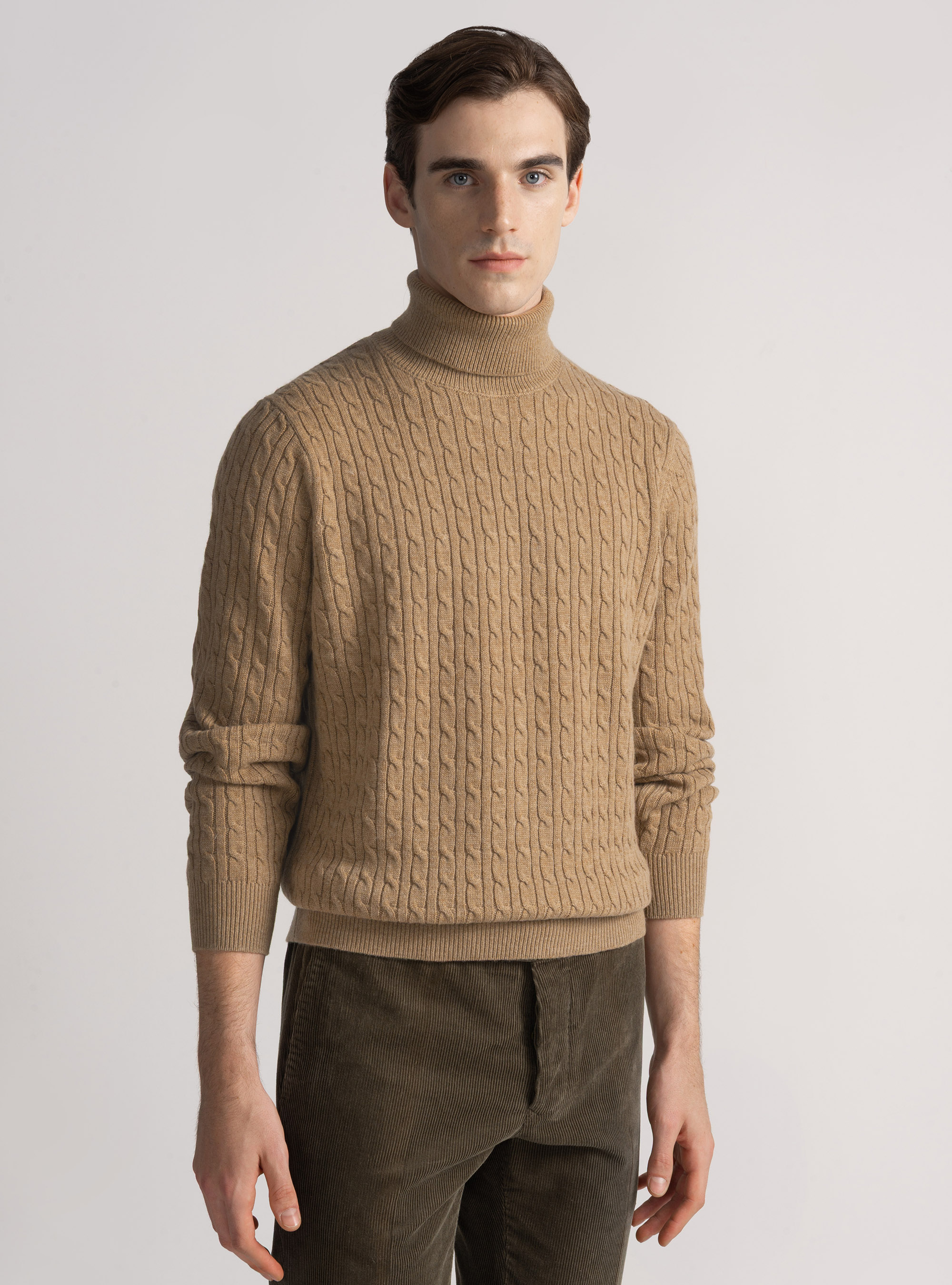 Punto de cuello alto en mezcla de lana con trenza, CAMMELLO 0570C