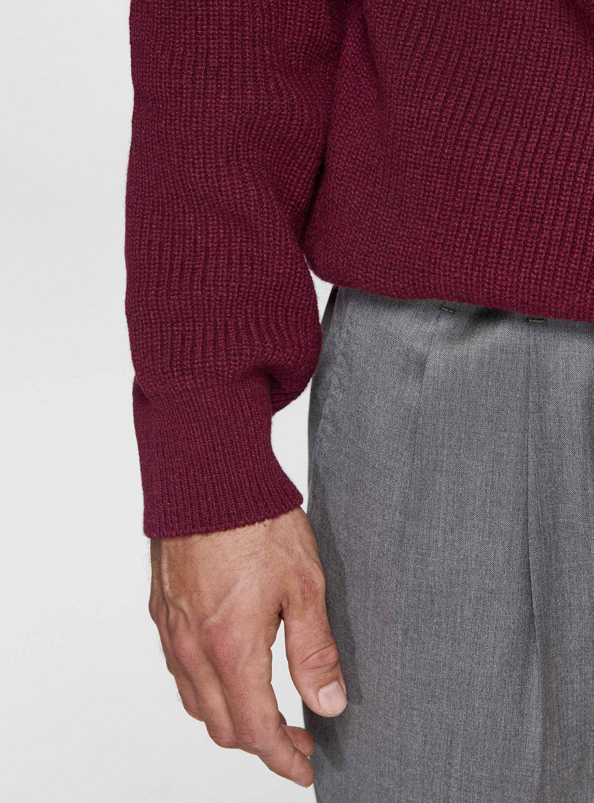 Maglia collo alto a costa perlata in lana merino, BORDEAUX