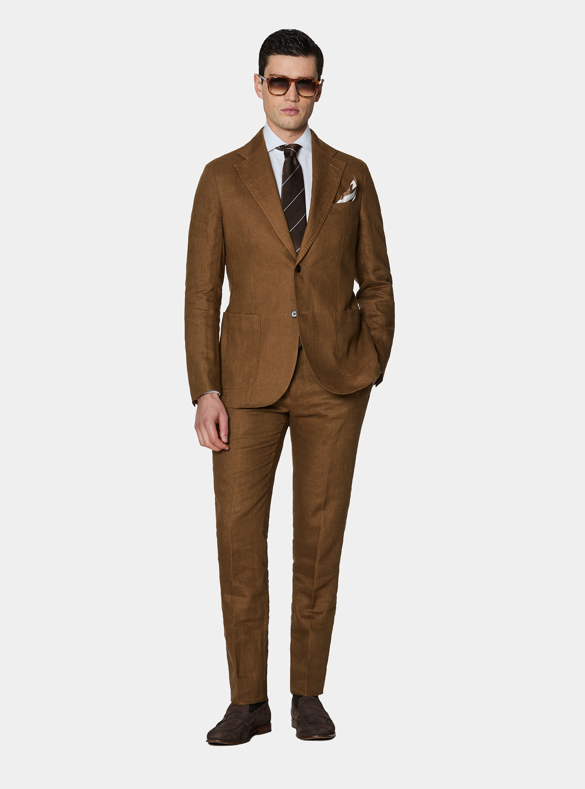 Tabakfarbenes Kleid aus reinem Leinen, 